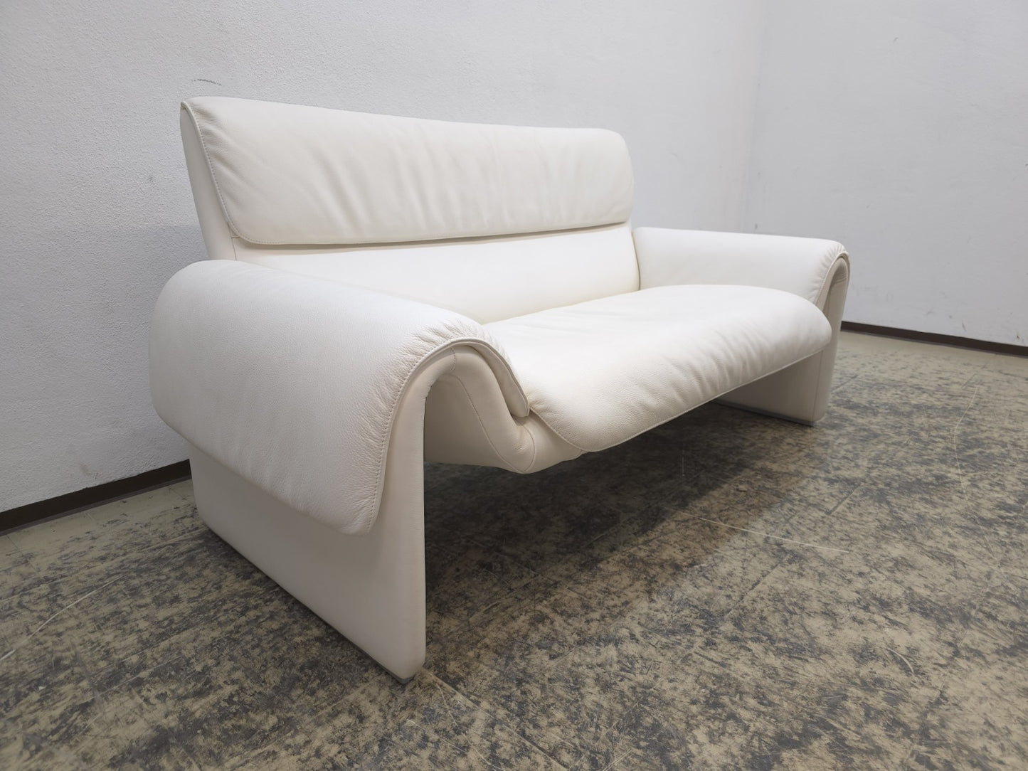 De Sede DS-2011 Designersofa Ledersofa Couch Zweisitzer Creme-De Sede-JSFurniture