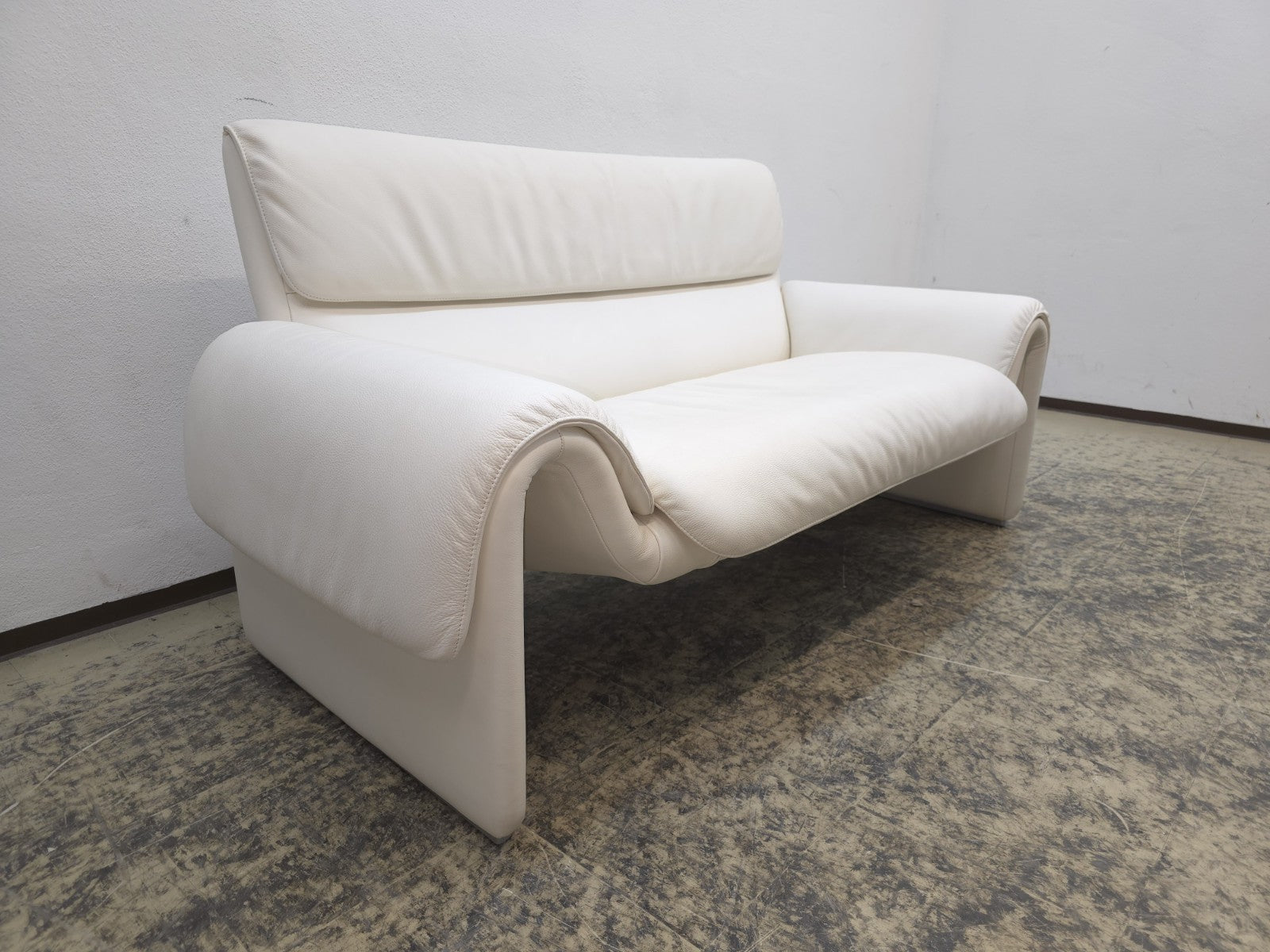 De Sede DS-2011 Designersofa Ledersofa Couch Zweisitzer Creme-De Sede-JSFurniture