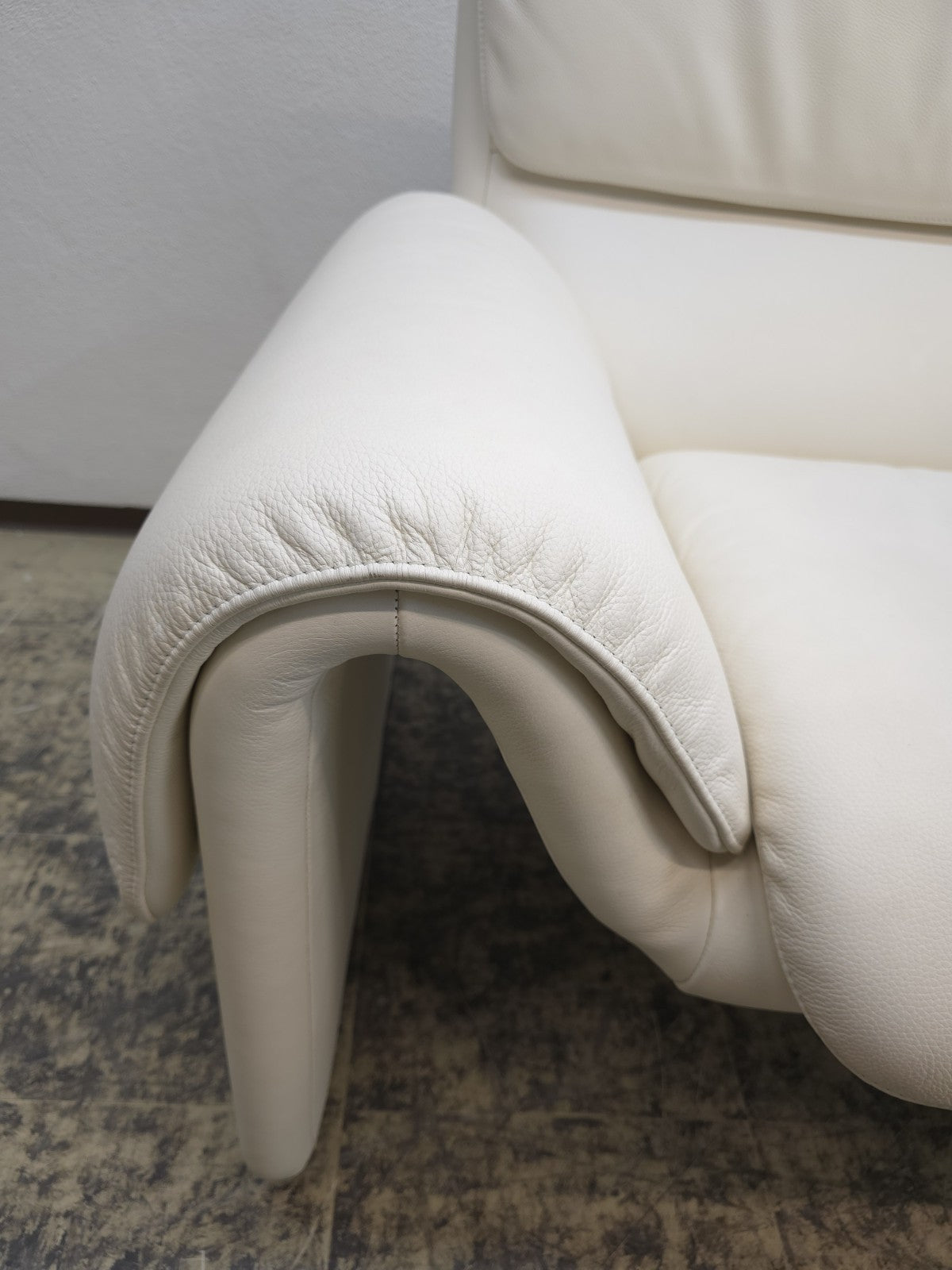 De Sede DS-2011 Designersofa Ledersofa Couch Zweisitzer Creme-De Sede-JSFurniture