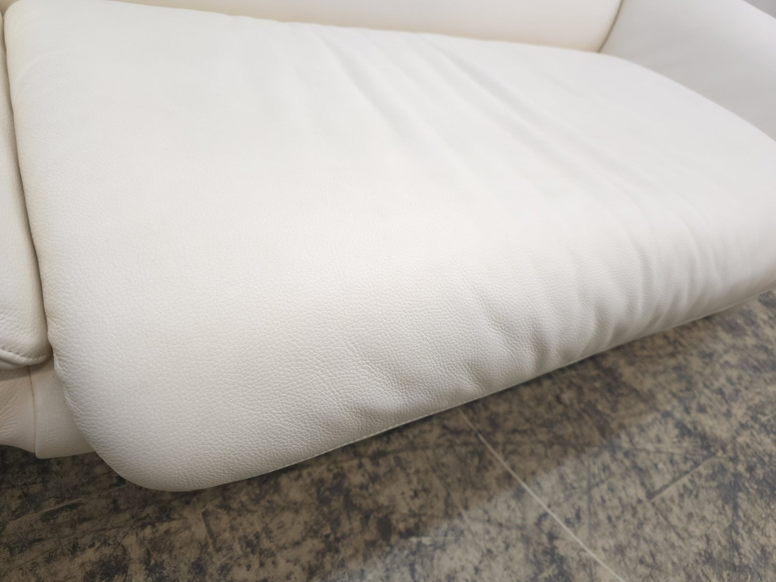 De Sede DS-2011 Designersofa Ledersofa Couch Zweisitzer Creme-De Sede-JSFurniture