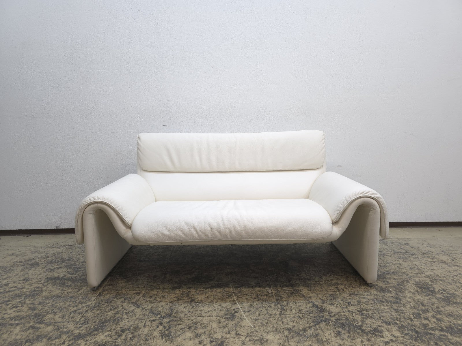 De Sede DS-2011 Designersofa Ledersofa Couch Zweisitzer Creme-De Sede-JSFurniture