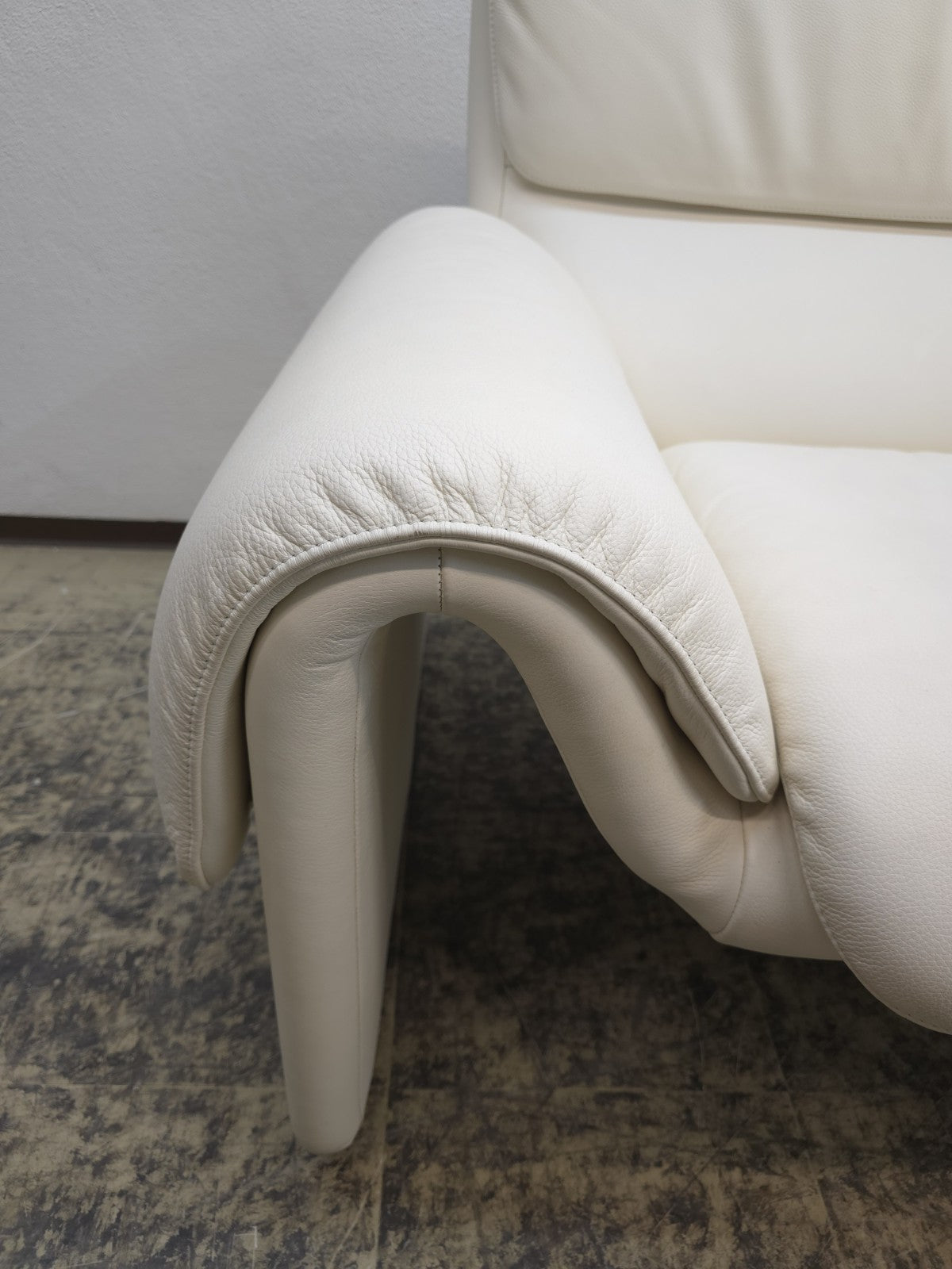 De Sede DS-2011 Designersofa Ledersofa Couch Zweisitzer Creme-De Sede-JSFurniture