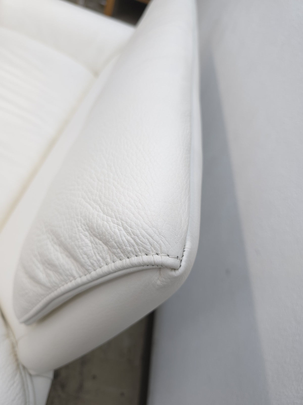 De Sede DS-2011 Designersofa Ledersofa Couch Zweisitzer Creme-De Sede-JSFurniture