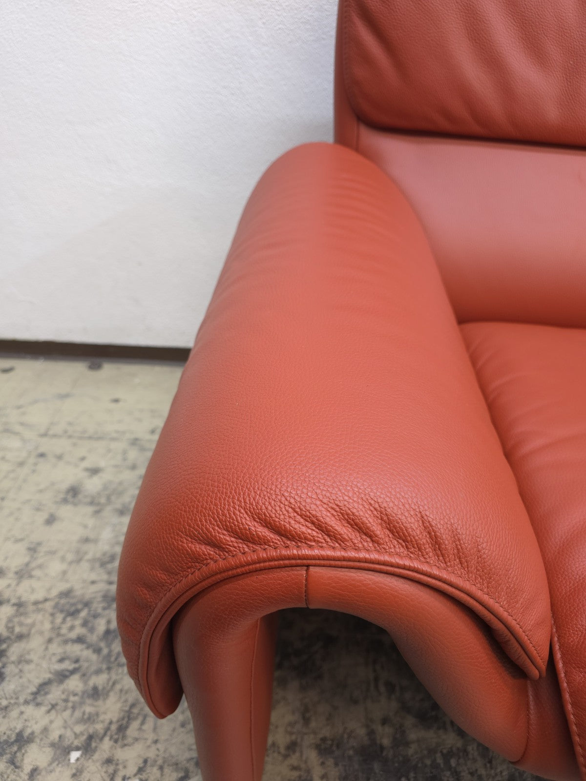 De Sede DS-2011 Dreisitzer Designersofa Lachsfarbe-De Sede-JSFurniture