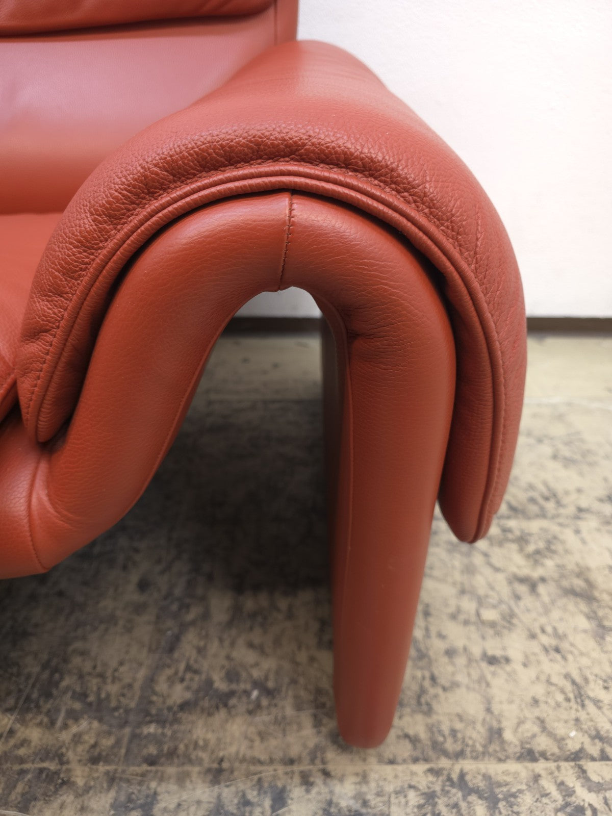 De Sede DS-2011 Dreisitzer Designersofa Lachsfarbe-De Sede-JSFurniture