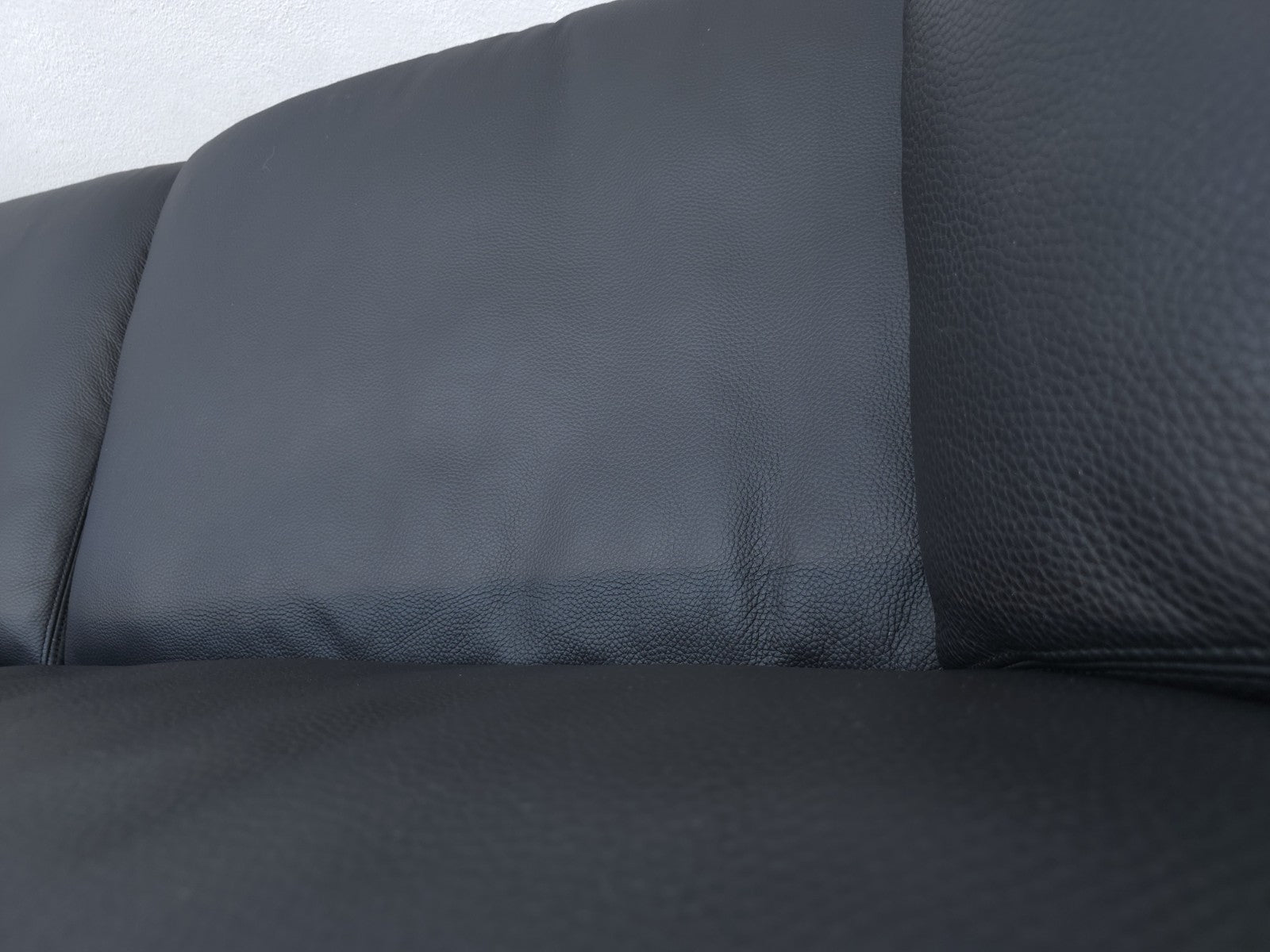 {{ product_title }} – {{ product_type }} von JS Furniture, Designer-Möbel gebraucht.