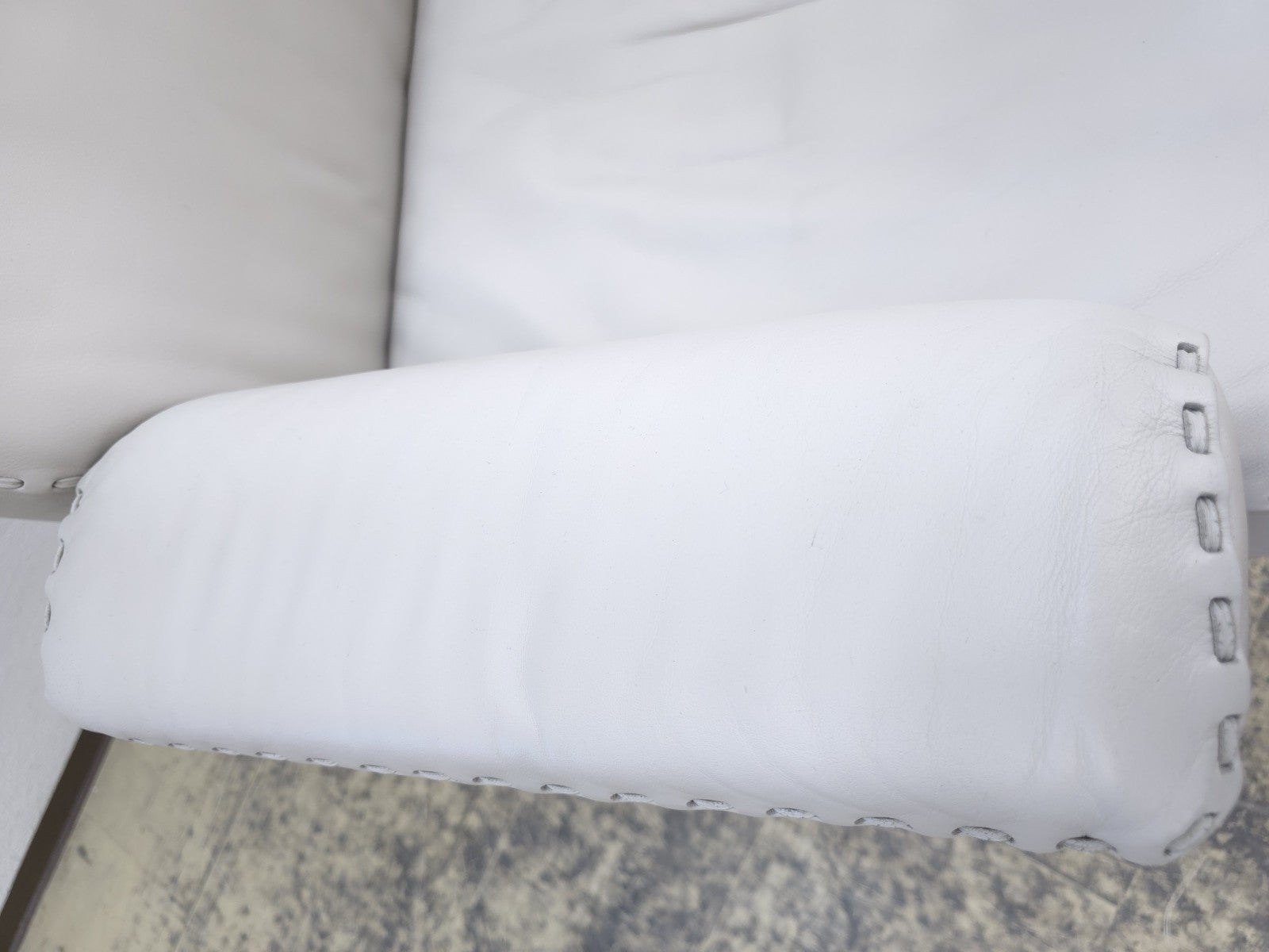 {{ product_title }} – {{ product_type }} von JS Furniture, Designer-Möbel gebraucht.