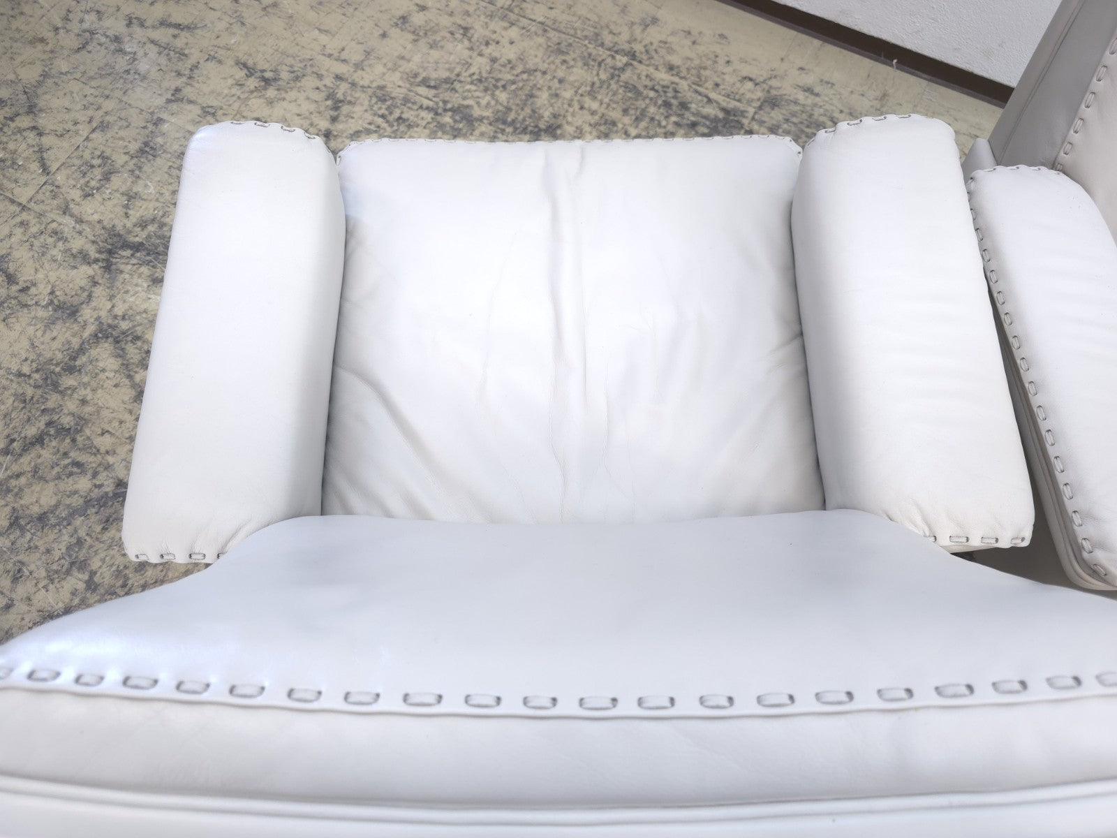 {{ product_title }} – {{ product_type }} von JS Furniture, Designer-Möbel gebraucht.