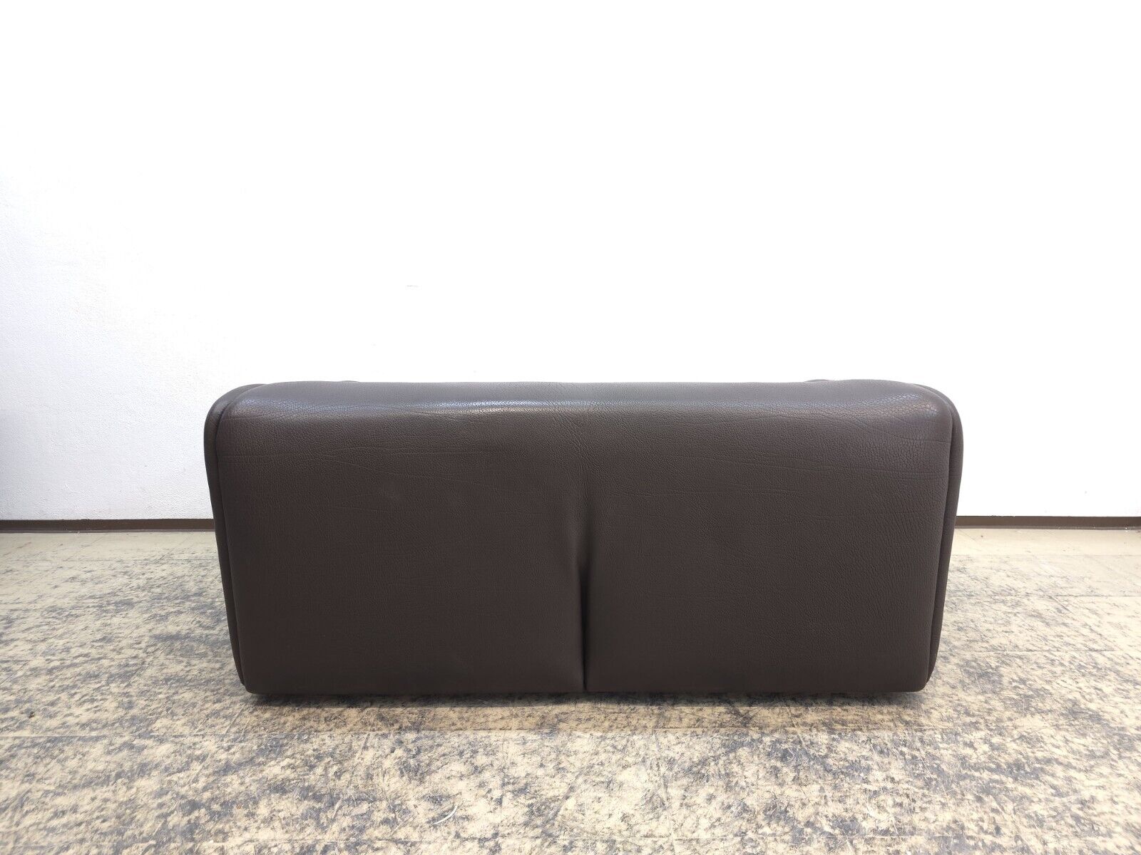 {{ product_title }} – {{ product_type }} von JS Furniture, Designer-Möbel gebraucht.