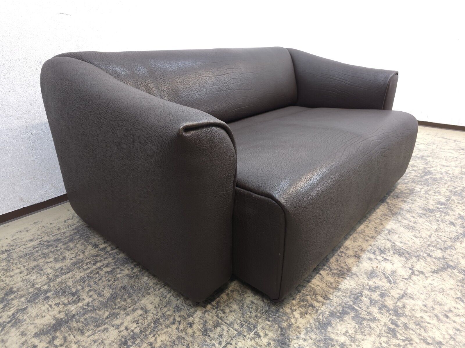 {{ product_title }} – {{ product_type }} von JS Furniture, Designer-Möbel gebraucht.