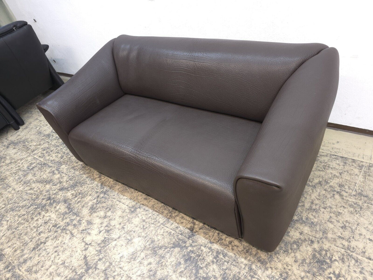 {{ product_title }} – {{ product_type }} von JS Furniture, Designer-Möbel gebraucht.