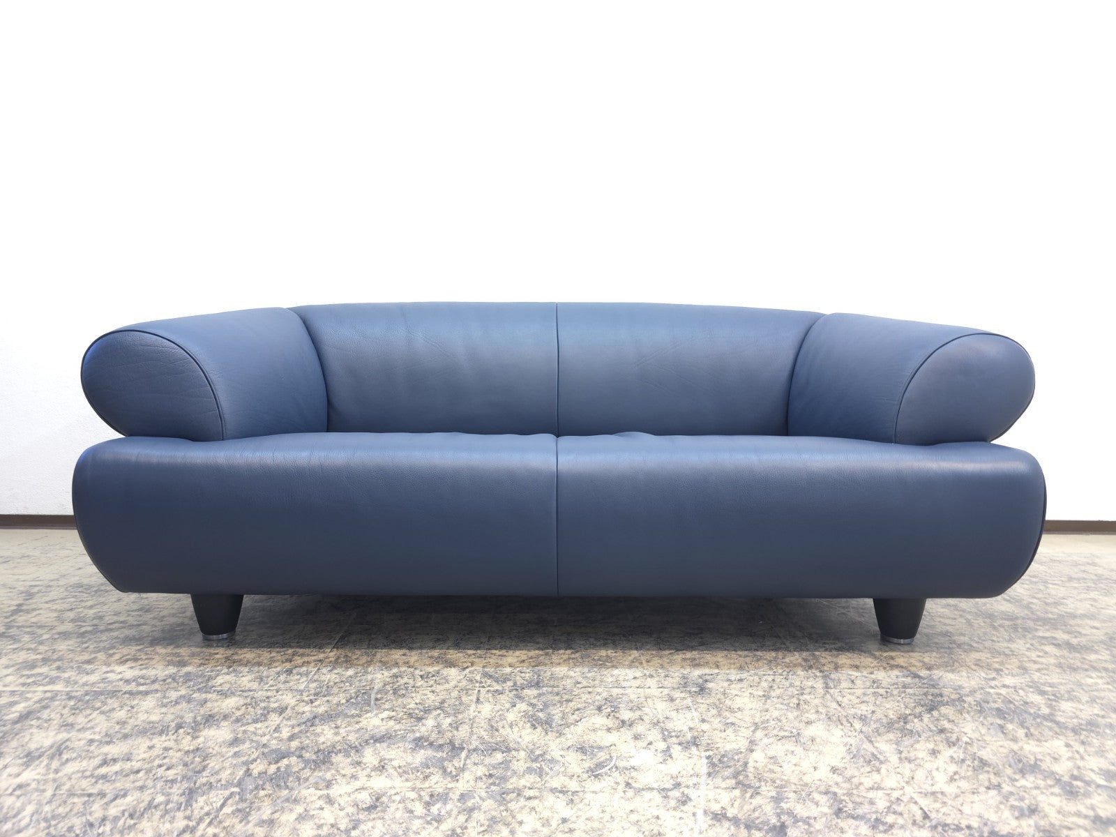 {{ product_title }} – {{ product_type }} von JS Furniture, Designer-Möbel gebraucht.