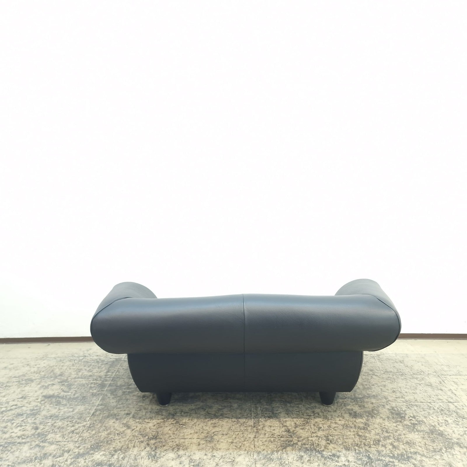 {{ product_title }} – {{ product_type }} von JS Furniture, Designer-Möbel gebraucht.