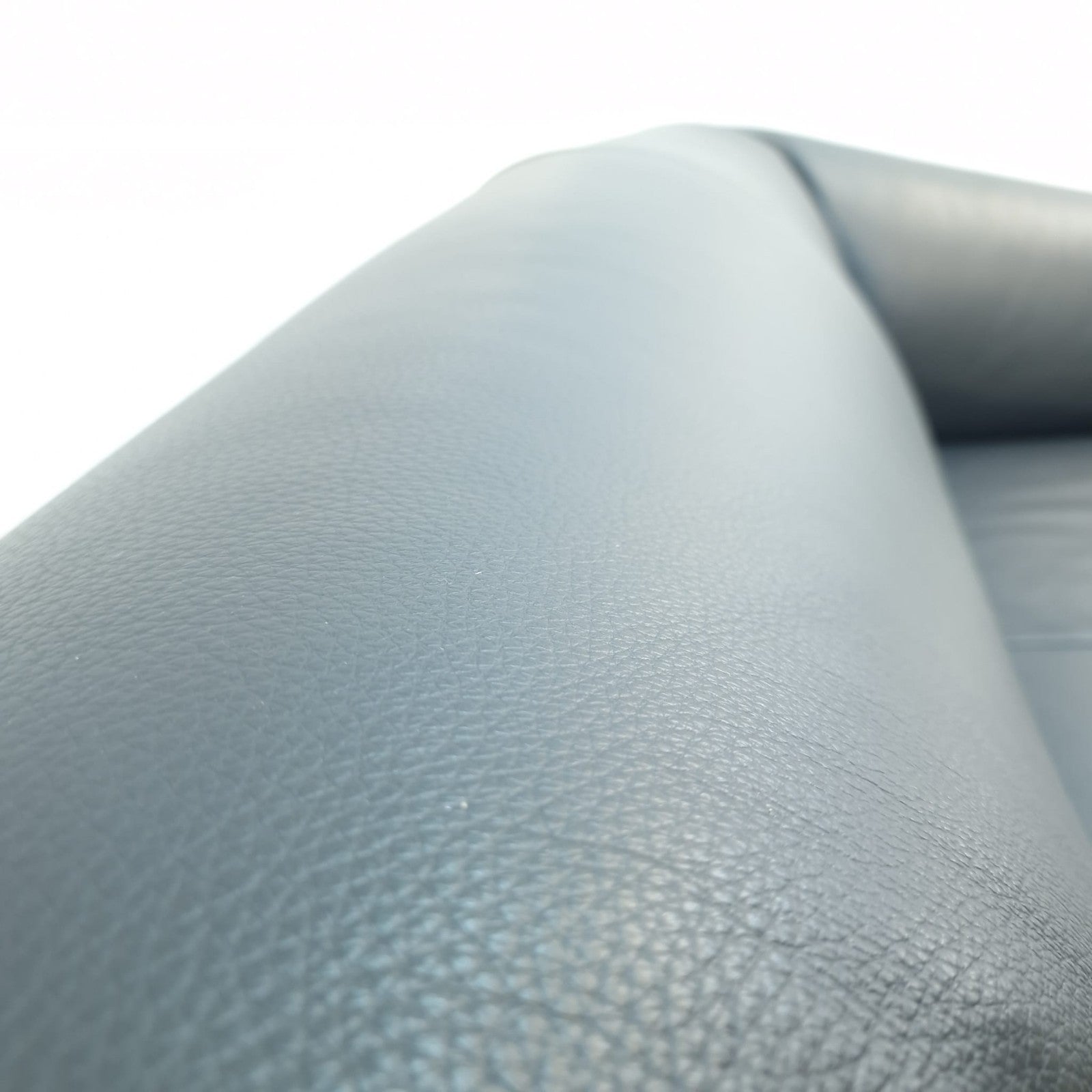 {{ product_title }} – {{ product_type }} von JS Furniture, Designer-Möbel gebraucht.