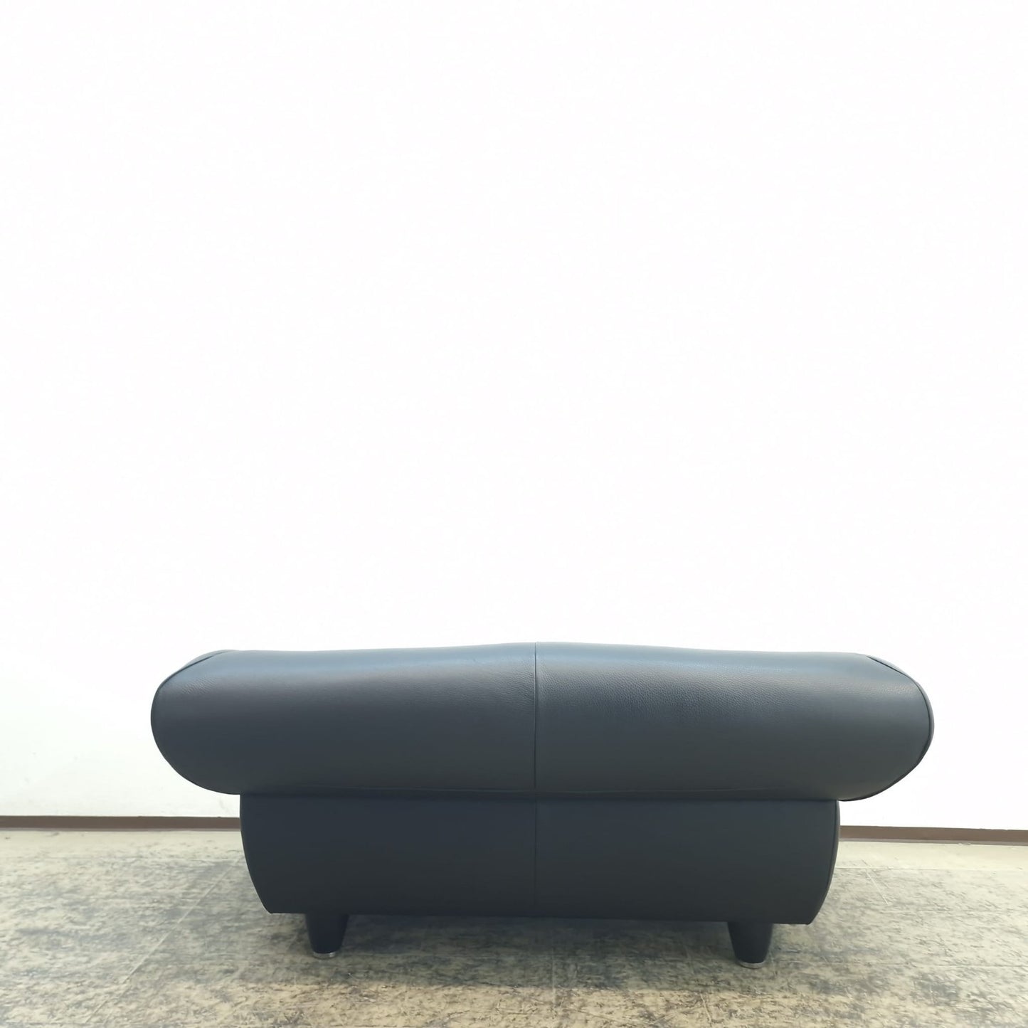 {{ product_title }} – {{ product_type }} von JS Furniture, Designer-Möbel gebraucht.