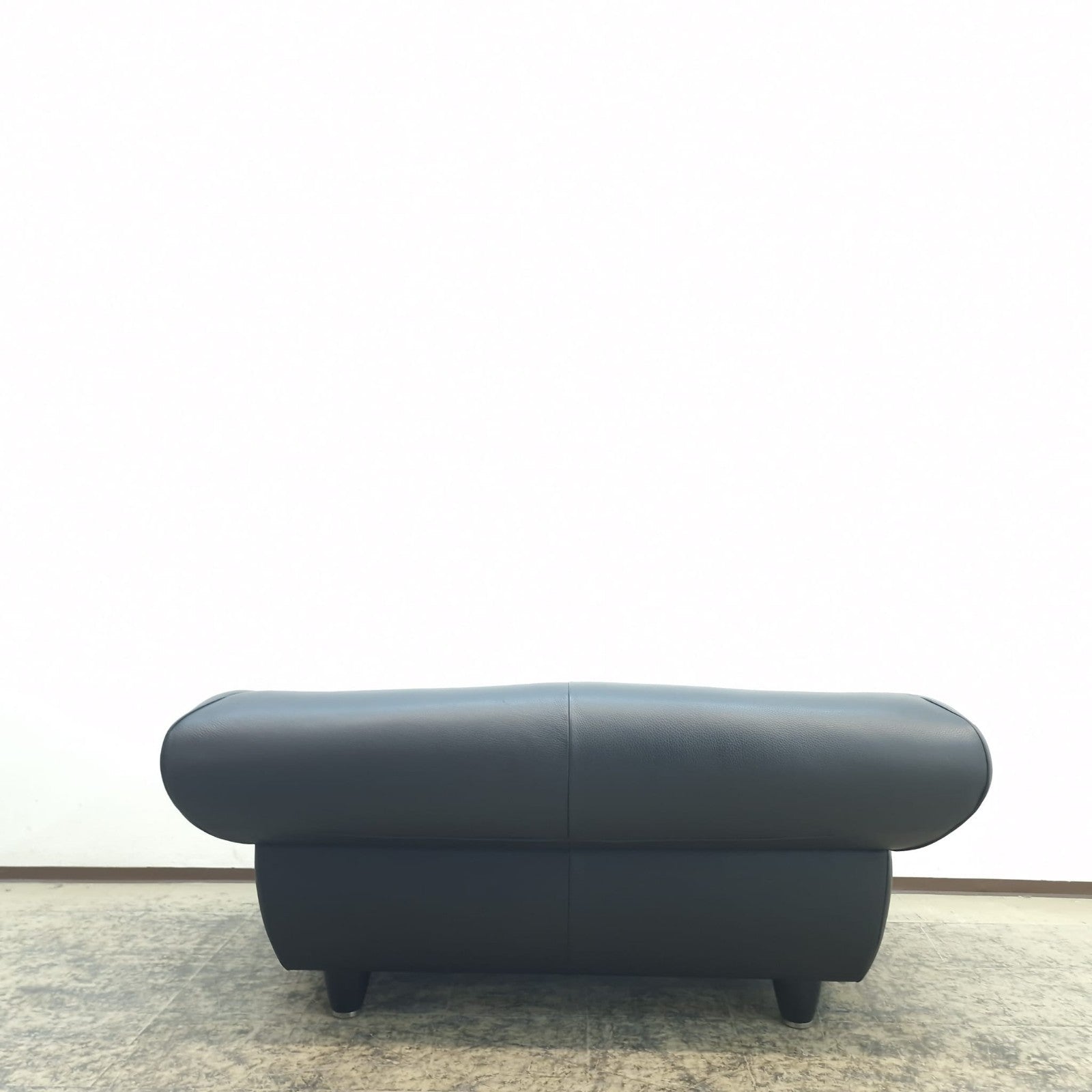 {{ product_title }} – {{ product_type }} von JS Furniture, Designer-Möbel gebraucht.