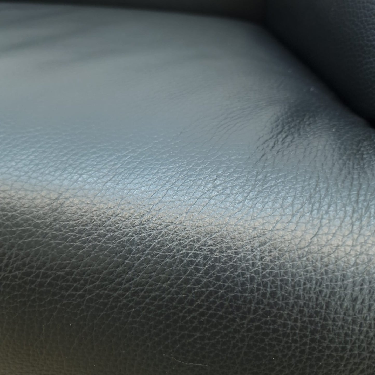 {{ product_title }} – {{ product_type }} von JS Furniture, Designer-Möbel gebraucht.