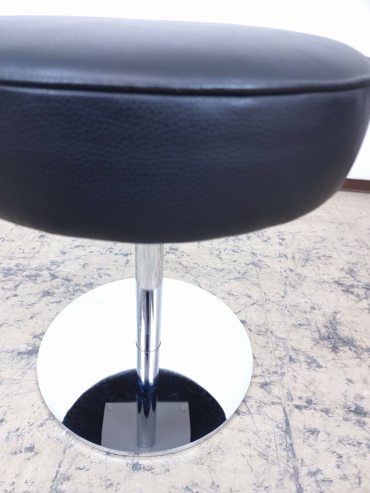 De Sede Echtlederhocker Ottomane Designersessel Hocker in schwarz-De Sede-JSFurniture