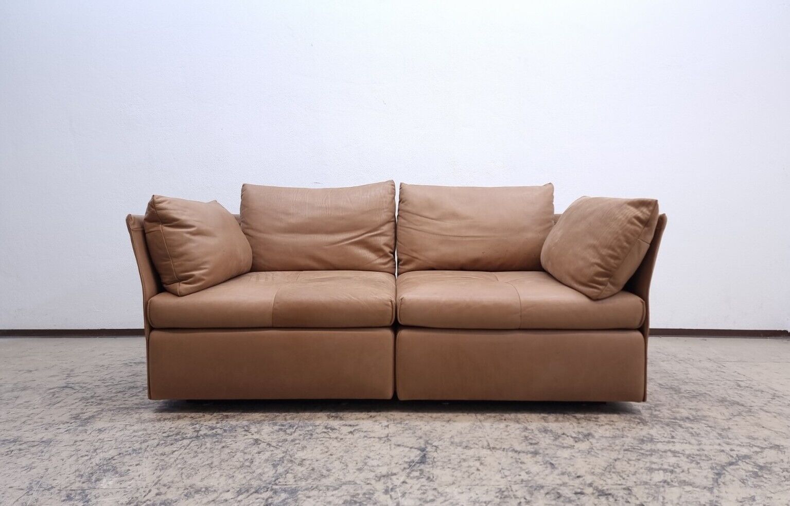 {{ product_title }} – {{ product_type }} von JS Furniture, Designer-Möbel gebraucht.
