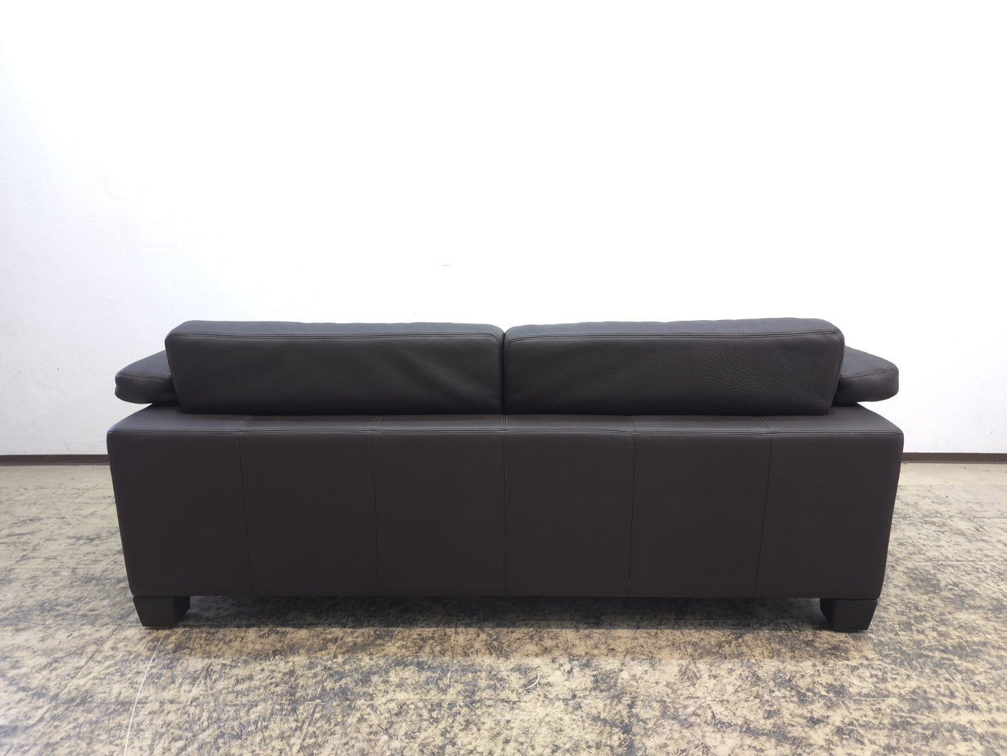 {{ product_title }} – {{ product_type }} von JS Furniture, Designer-Möbel gebraucht.