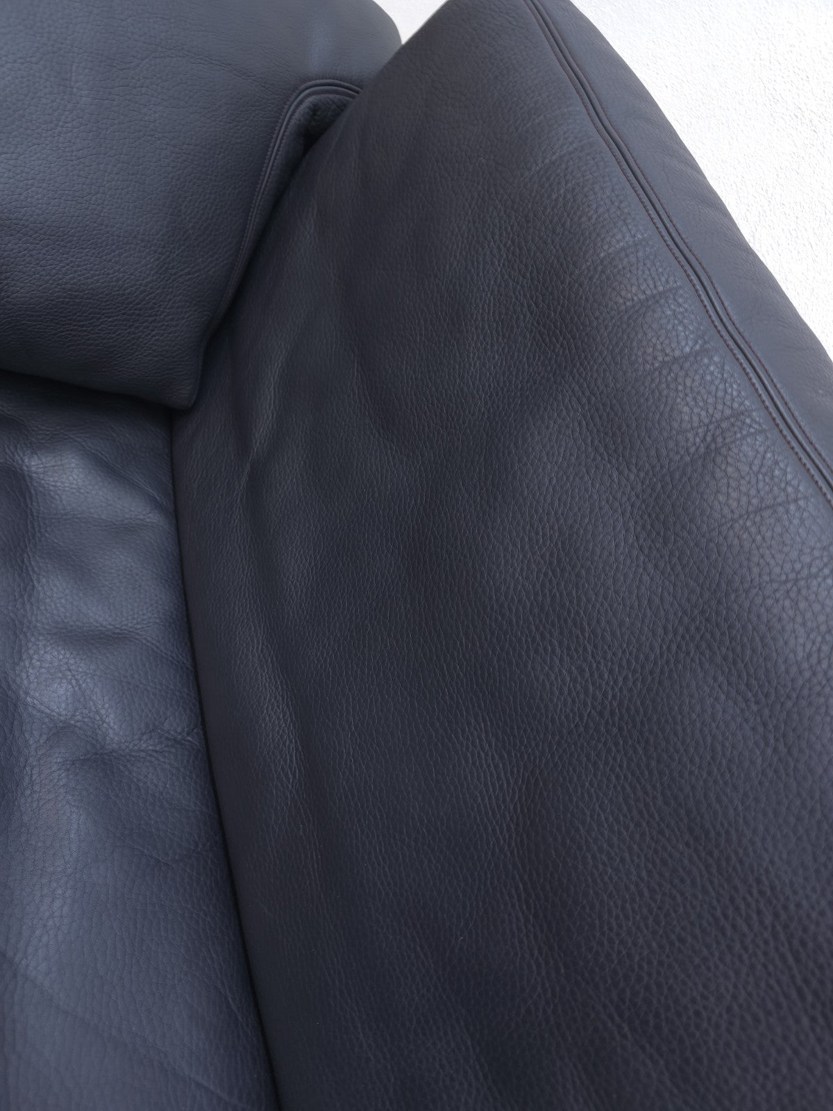 {{ product_title }} – {{ product_type }} von JS Furniture, Designer-Möbel gebraucht.