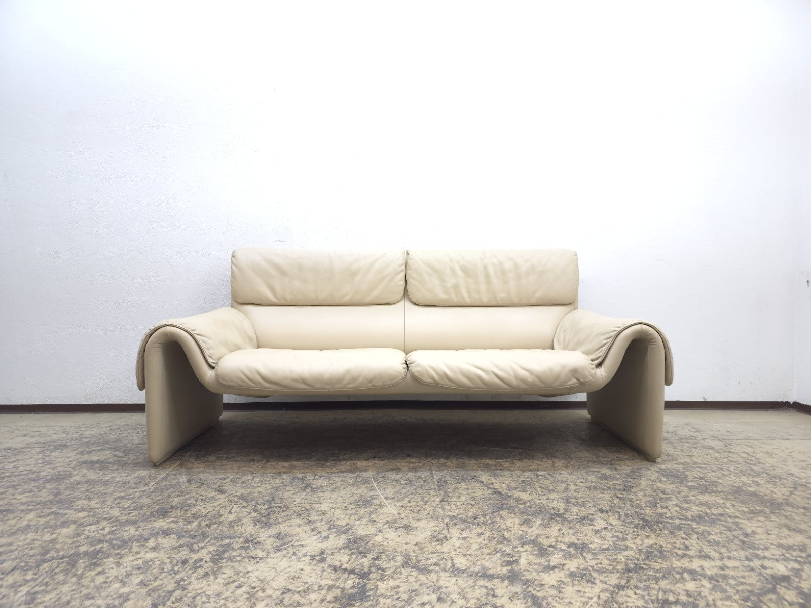 De Sede ds 2011 Designersofa Ledersofa Couch Desede beige Zweisitzer-De Sede-JSFurniture