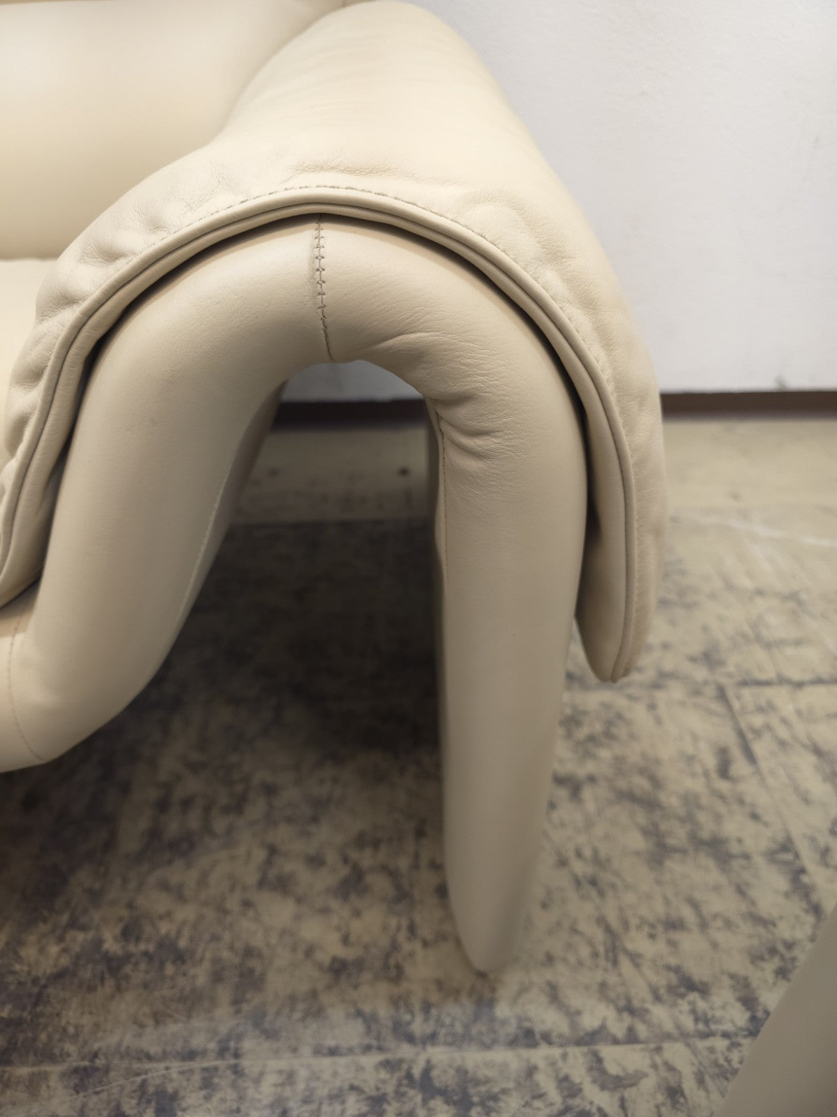 De Sede ds 2011 Designersofa Ledersofa Couch Desede beige Zweisitzer-De Sede-JSFurniture
