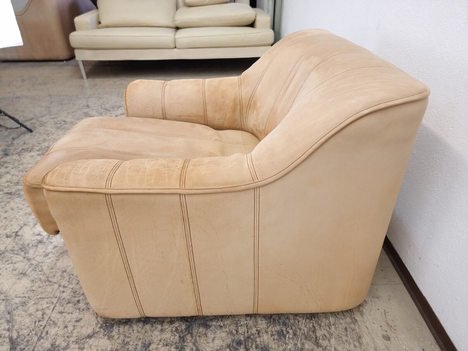 {{ product_title }} – {{ product_type }} von JS Furniture, Designer-Möbel gebraucht.