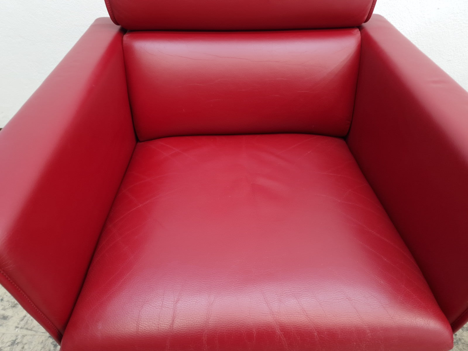 {{ product_title }} – {{ product_type }} von JS Furniture, Designer-Möbel gebraucht.