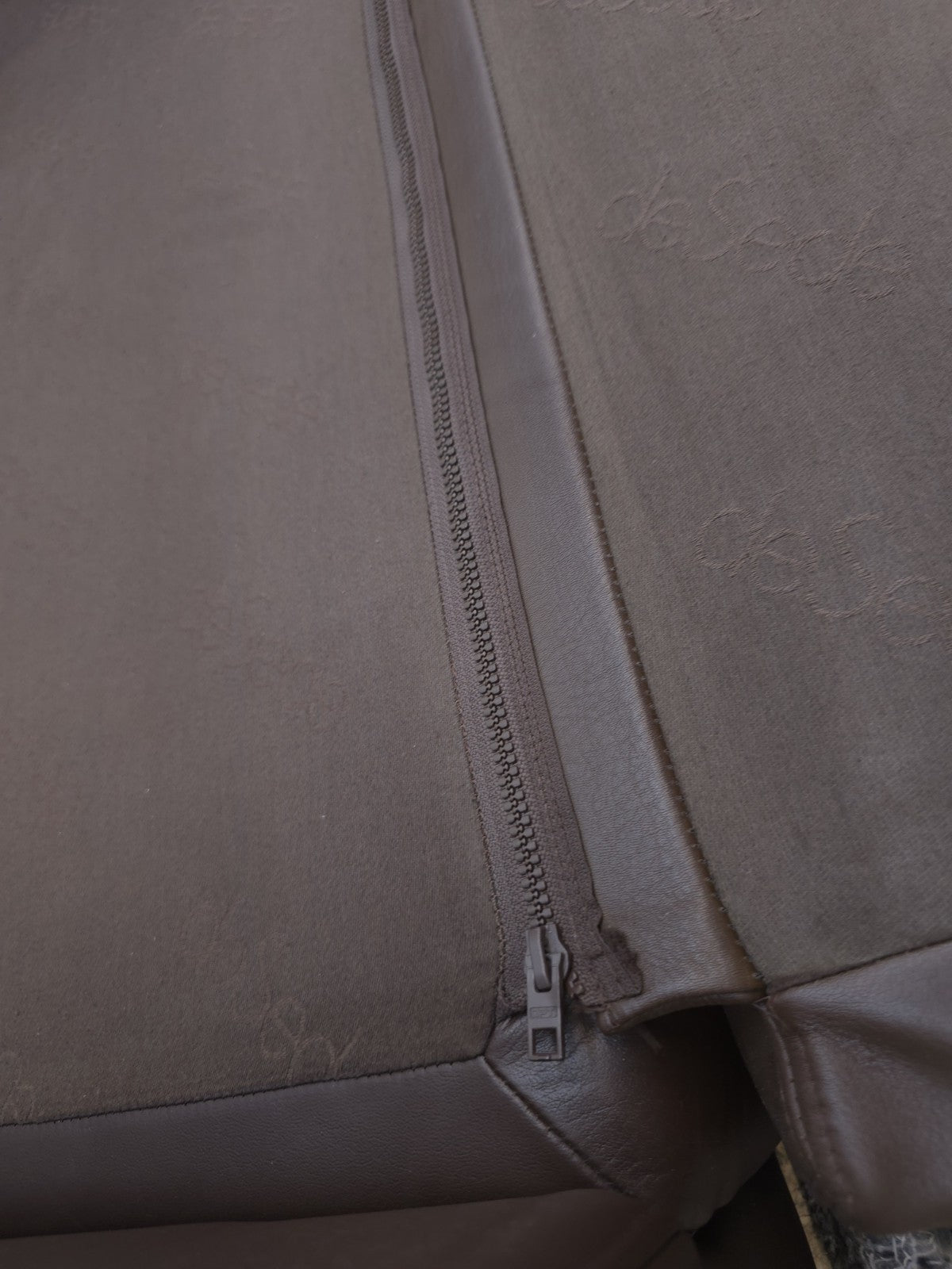 {{ product_title }} – {{ product_type }} von JS Furniture, Designer-Möbel gebraucht.