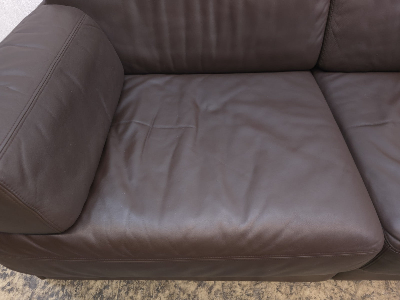 {{ product_title }} – {{ product_type }} von JS Furniture, Designer-Möbel gebraucht.