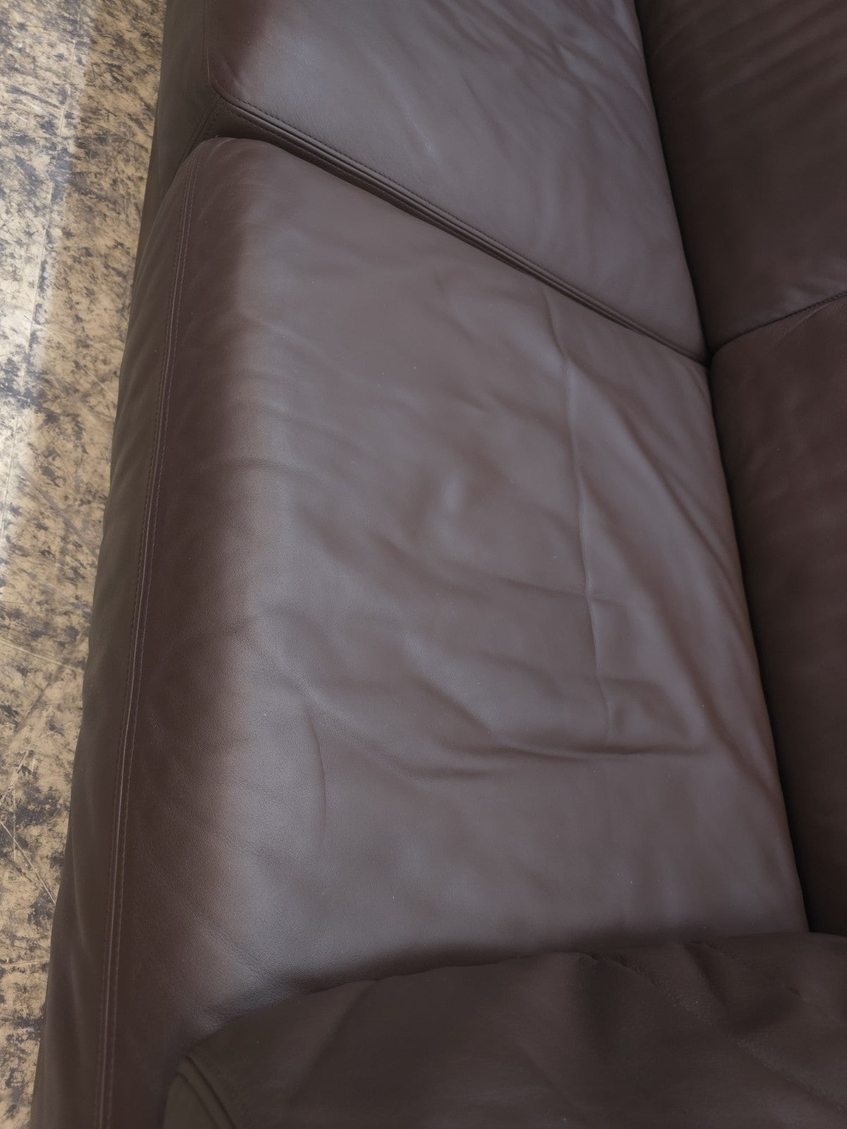 {{ product_title }} – {{ product_type }} von JS Furniture, Designer-Möbel gebraucht.