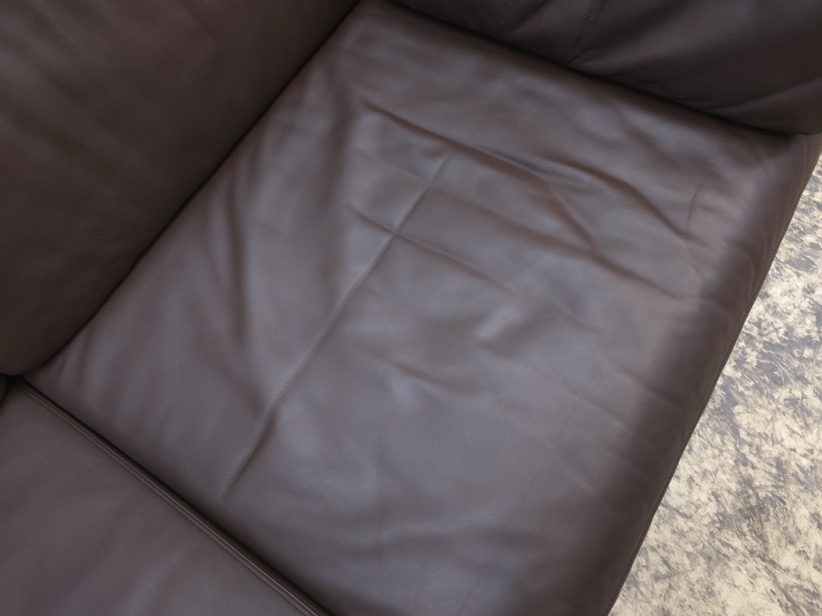 {{ product_title }} – {{ product_type }} von JS Furniture, Designer-Möbel gebraucht.