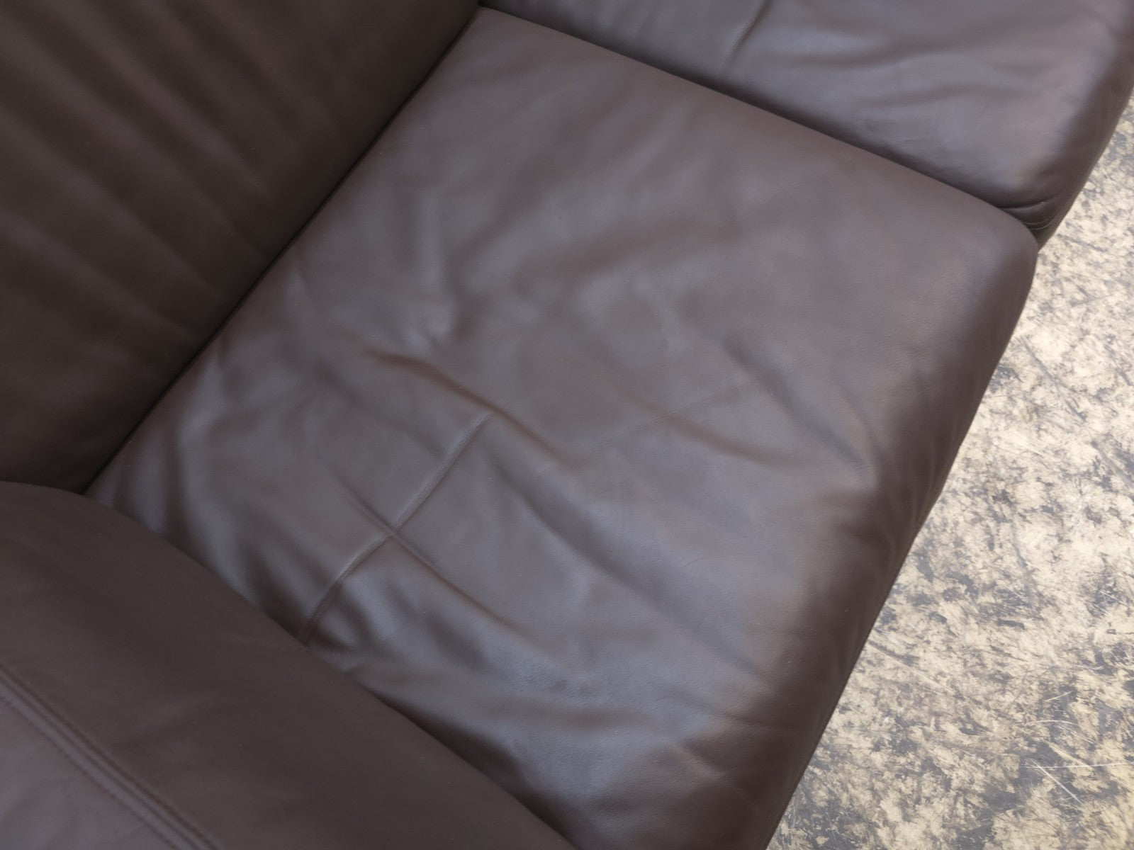 {{ product_title }} – {{ product_type }} von JS Furniture, Designer-Möbel gebraucht.