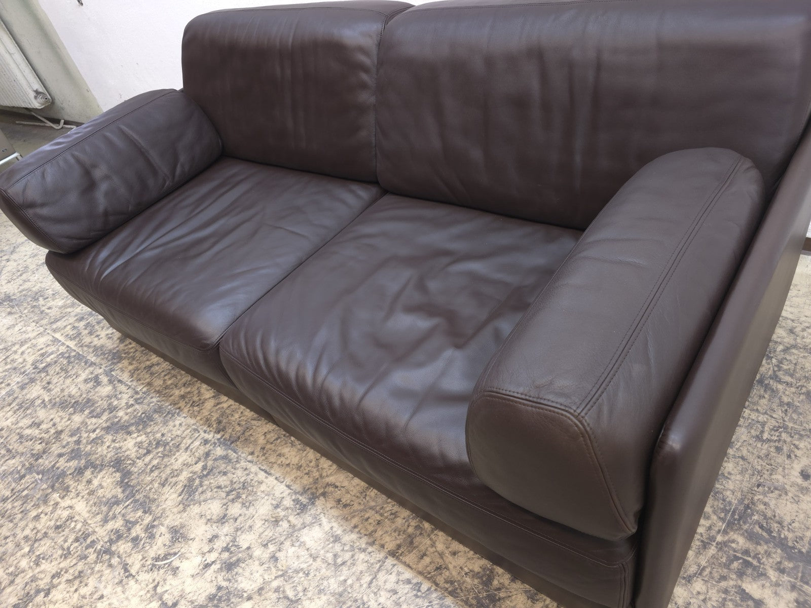 {{ product_title }} – {{ product_type }} von JS Furniture, Designer-Möbel gebraucht.