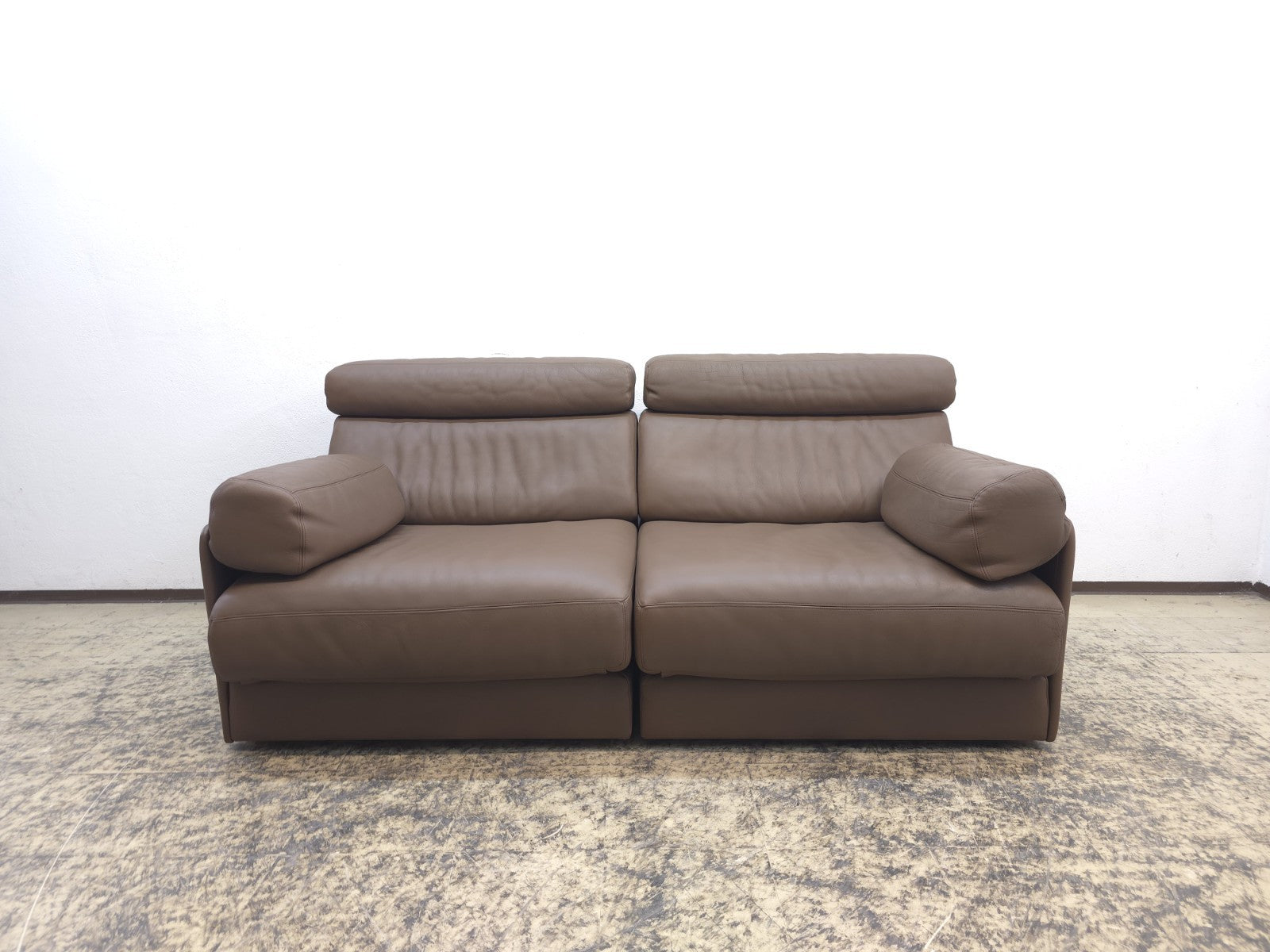 {{ product_title }} – {{ product_type }} von JS Furniture, Designer-Möbel gebraucht.