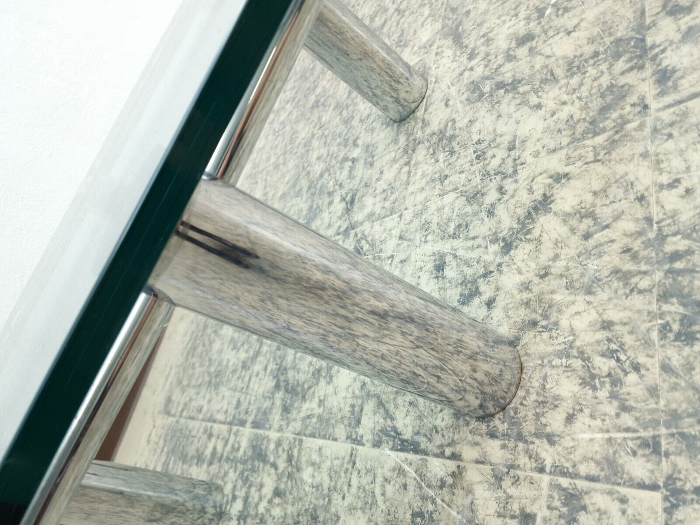 {{ product_title }} – {{ product_type }} von JS Furniture, Designer-Möbel gebraucht.