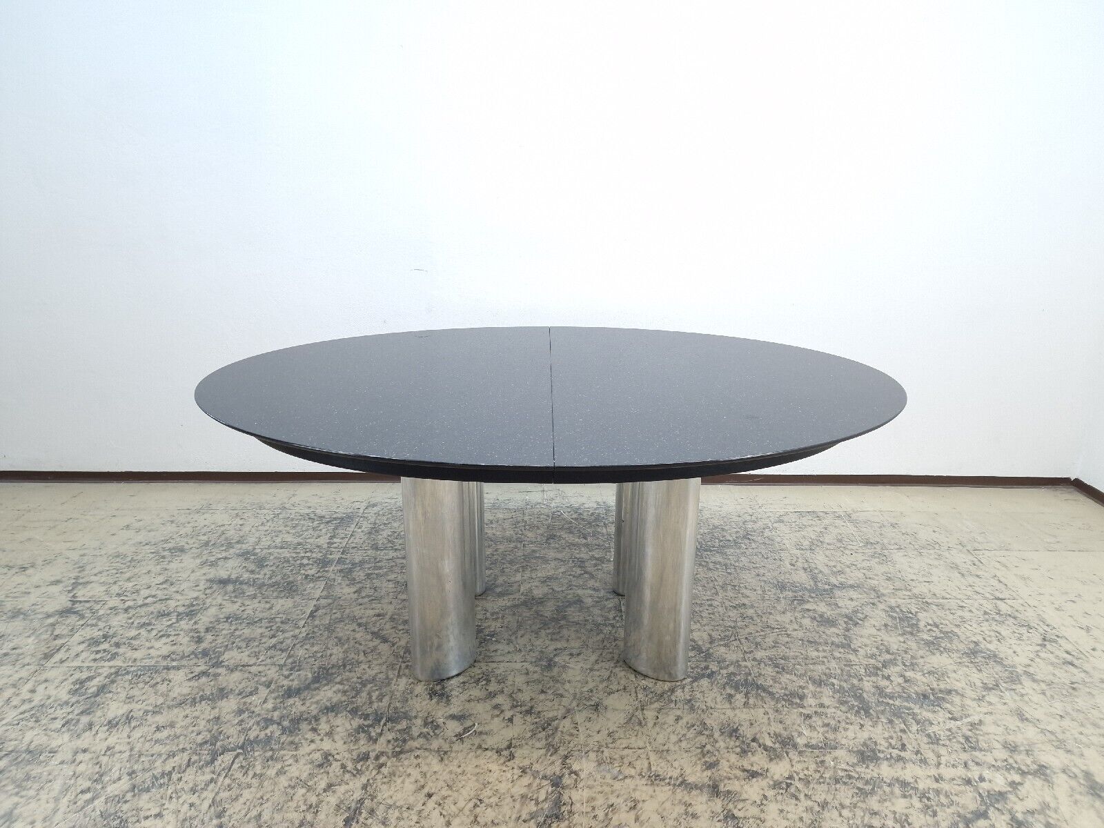 {{ product_title }} – {{ product_type }} von JS Furniture, Designer-Möbel gebraucht.