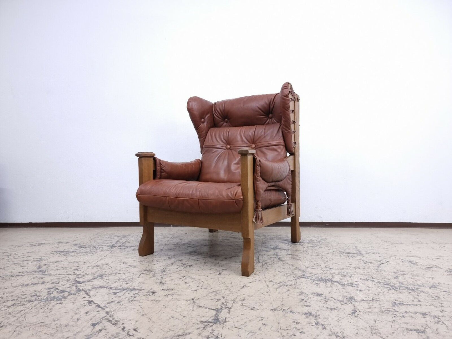{{ product_title }} – {{ product_type }} von JS Furniture, Designer-Möbel gebraucht.