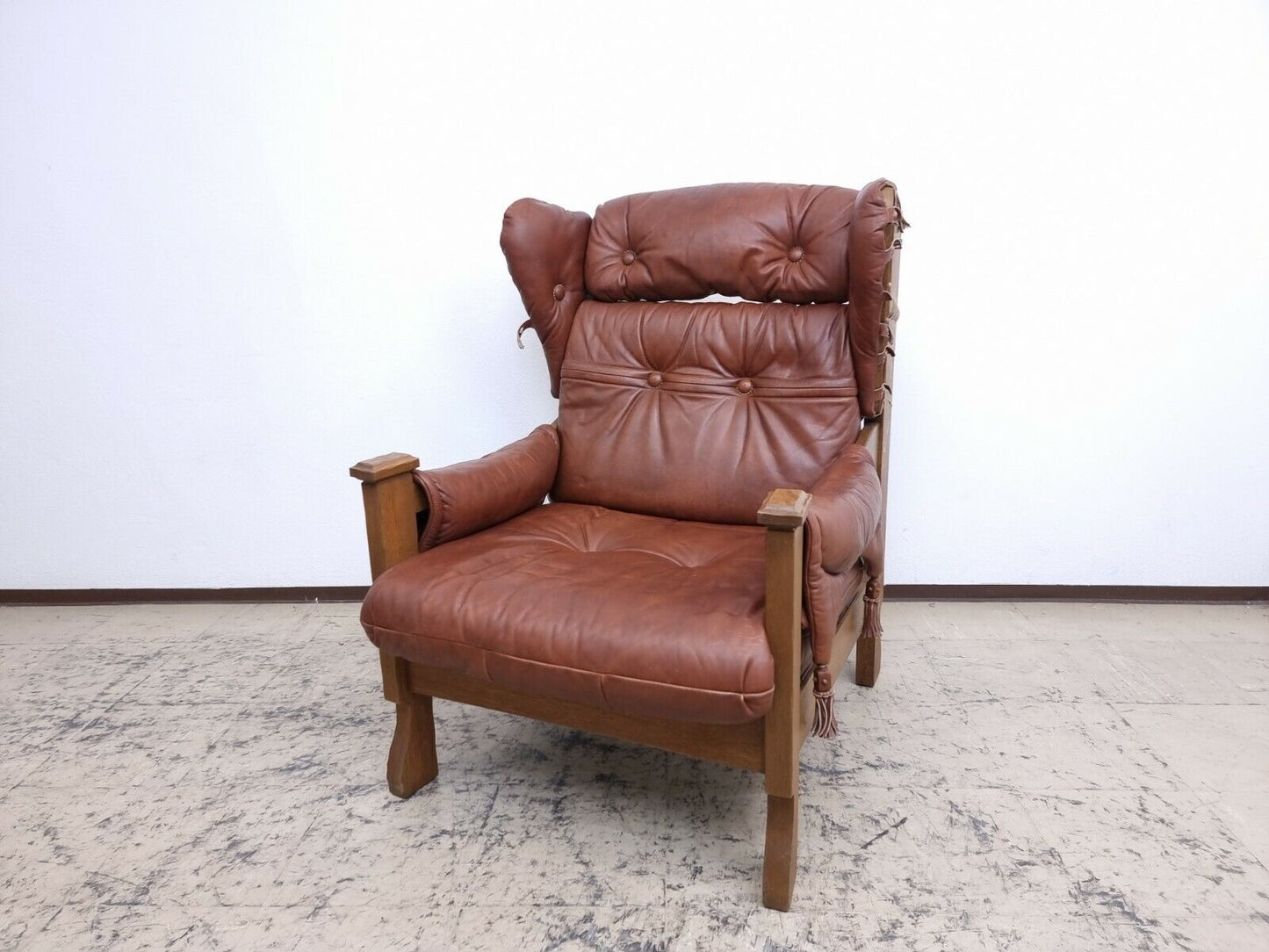{{ product_title }} – {{ product_type }} von JS Furniture, Designer-Möbel gebraucht.