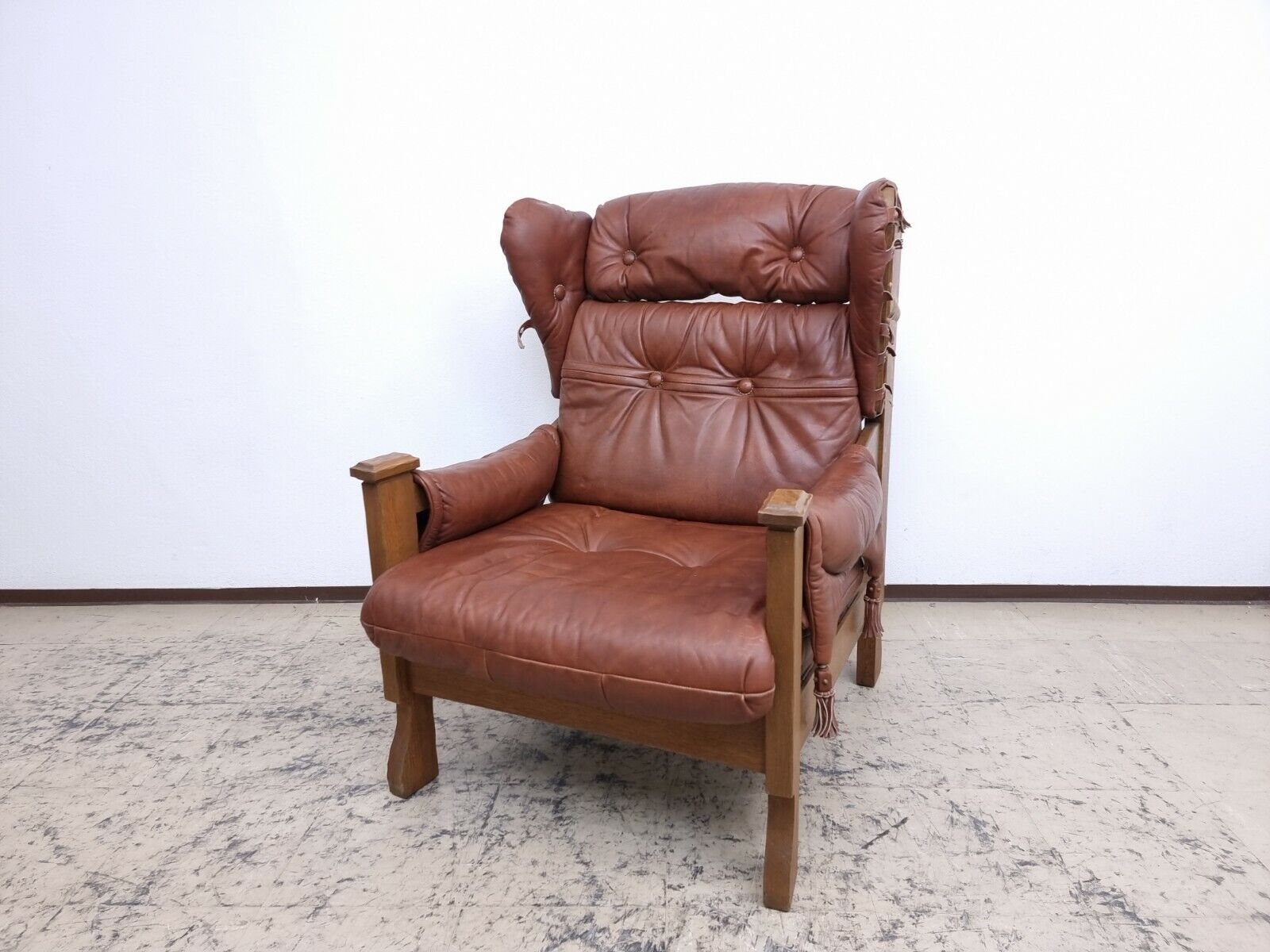 {{ product_title }} – {{ product_type }} von JS Furniture, Designer-Möbel gebraucht.