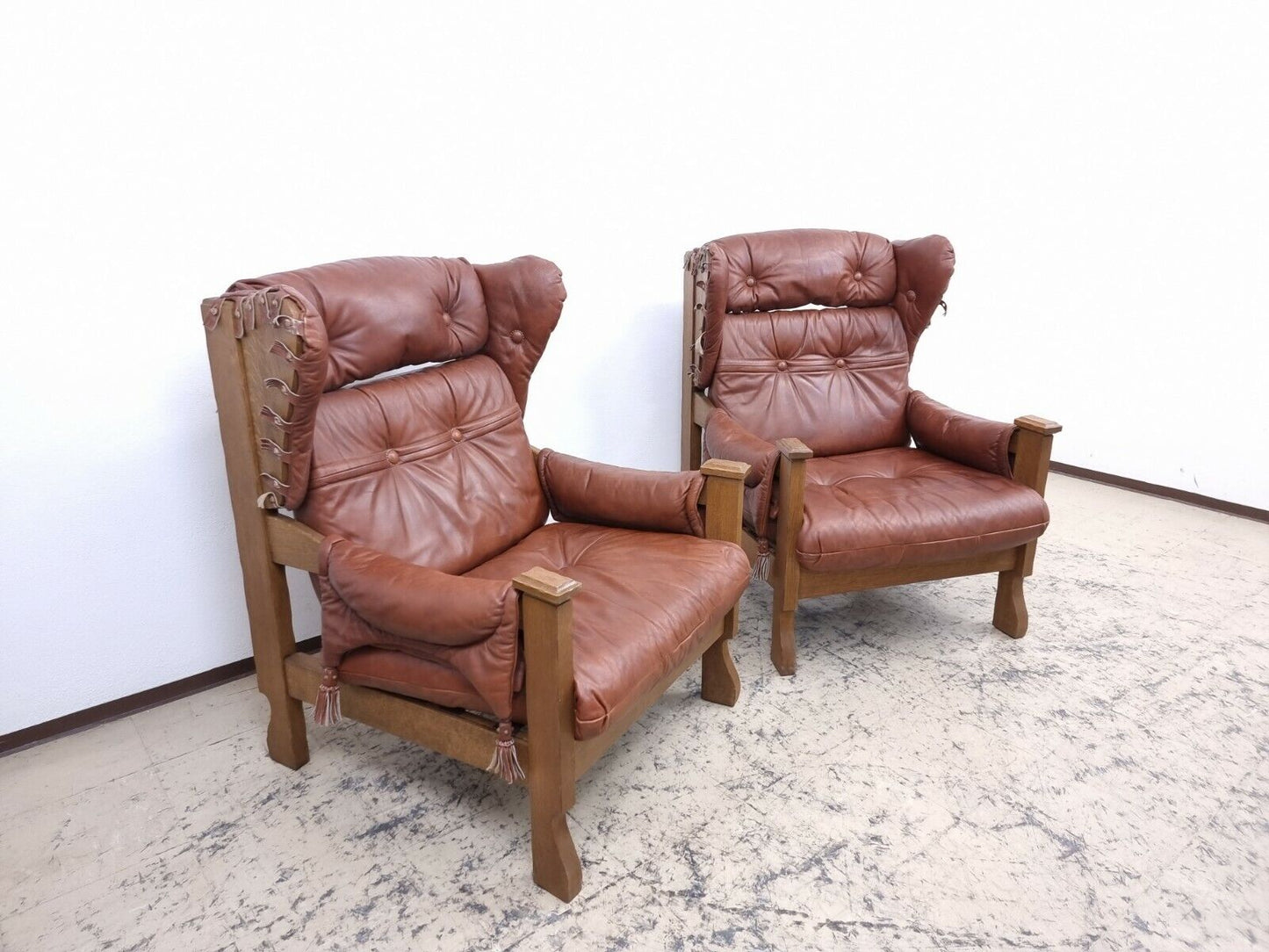{{ product_title }} – {{ product_type }} von JS Furniture, Designer-Möbel gebraucht.