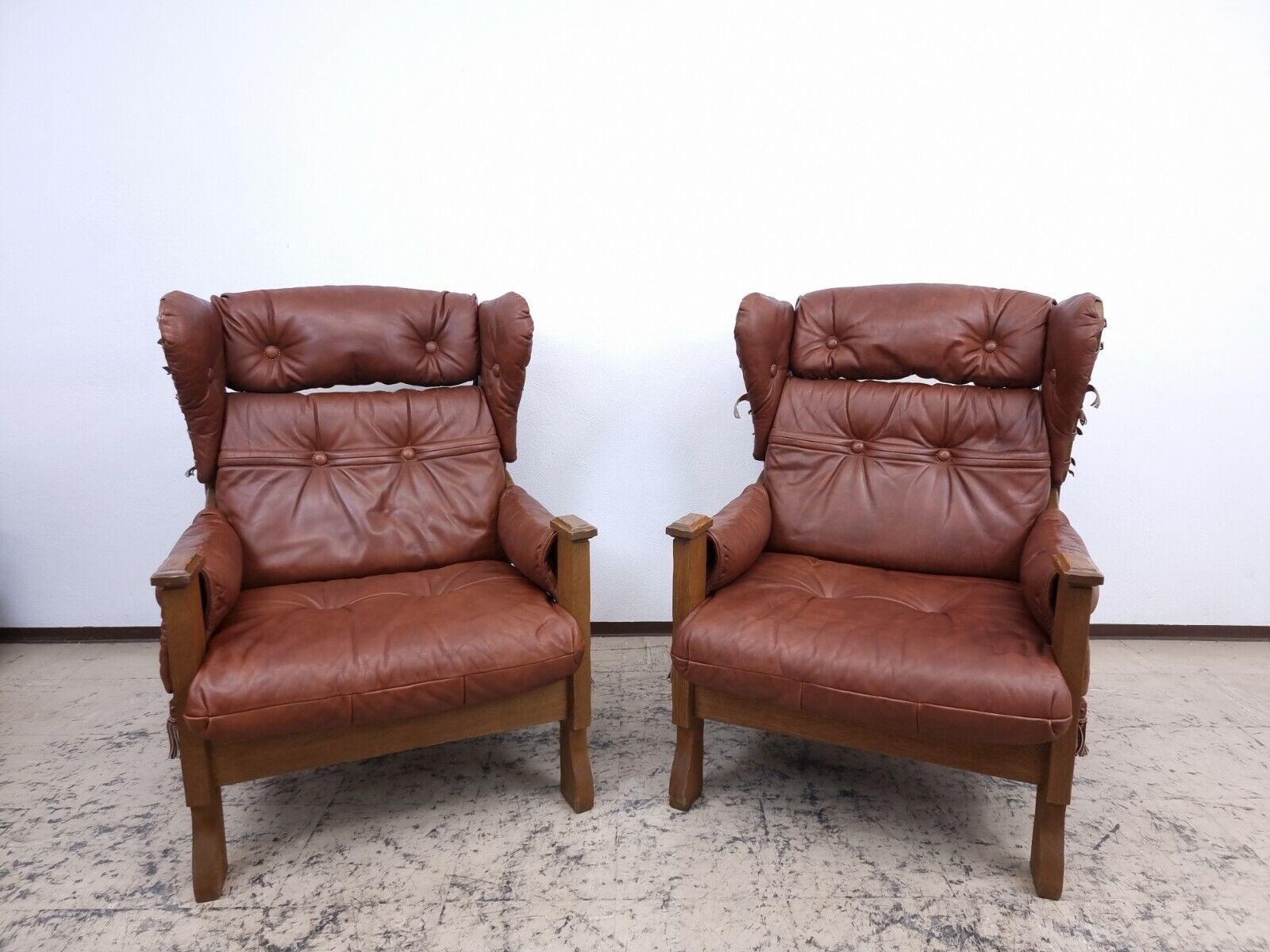 {{ product_title }} – {{ product_type }} von JS Furniture, Designer-Möbel gebraucht.