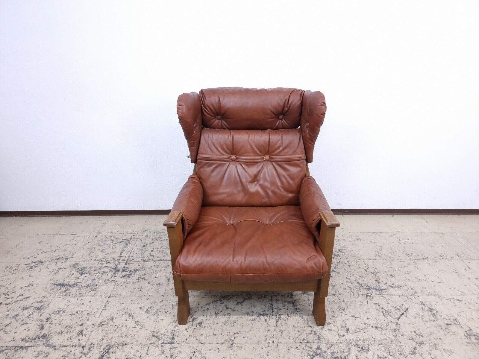 {{ product_title }} – {{ product_type }} von JS Furniture, Designer-Möbel gebraucht.