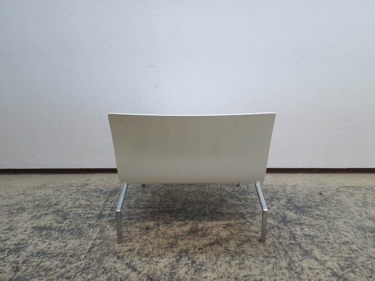 {{ product_title }} – {{ product_type }} von JS Furniture, Designer-Möbel gebraucht.