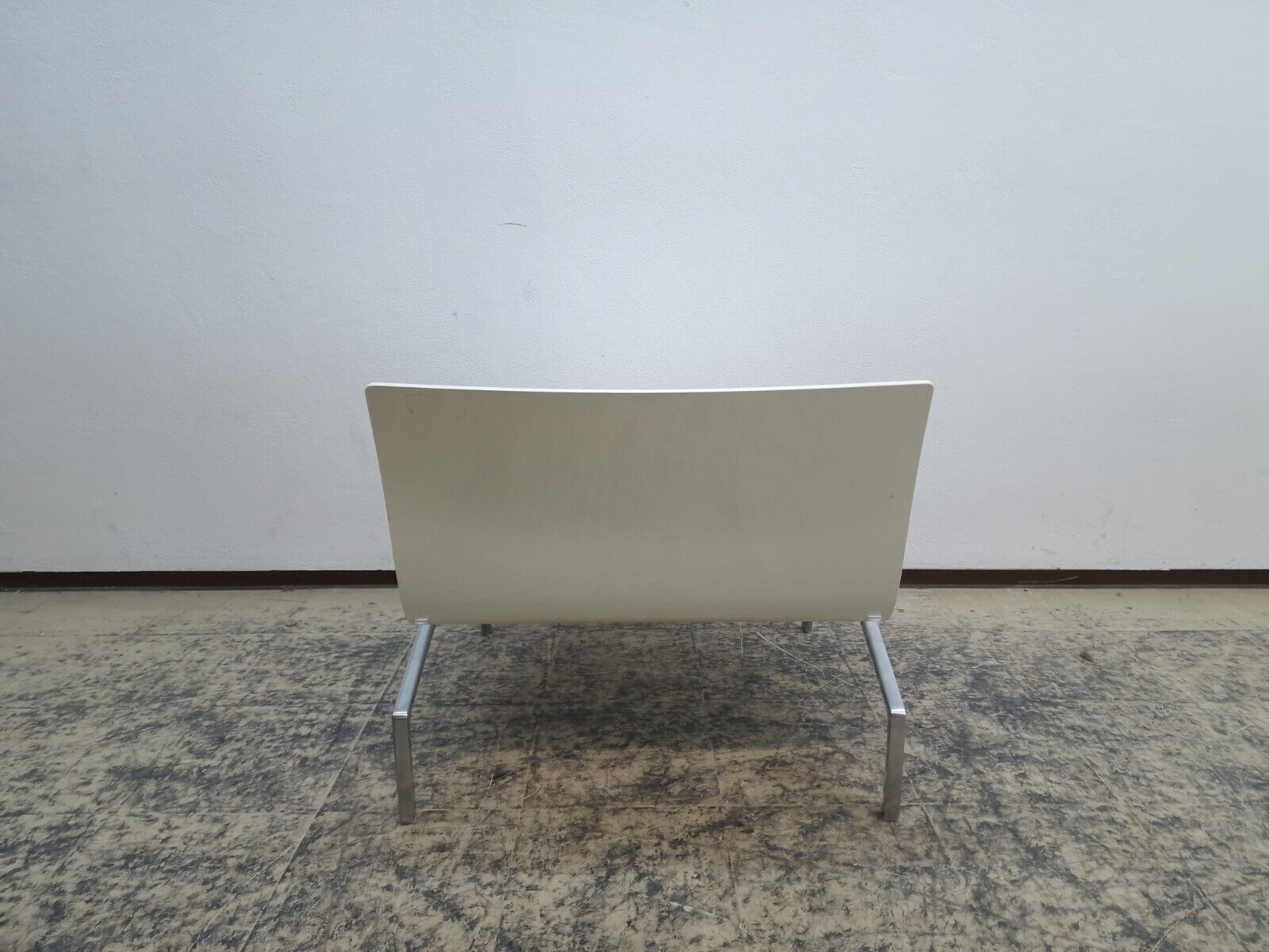 {{ product_title }} – {{ product_type }} von JS Furniture, Designer-Möbel gebraucht.