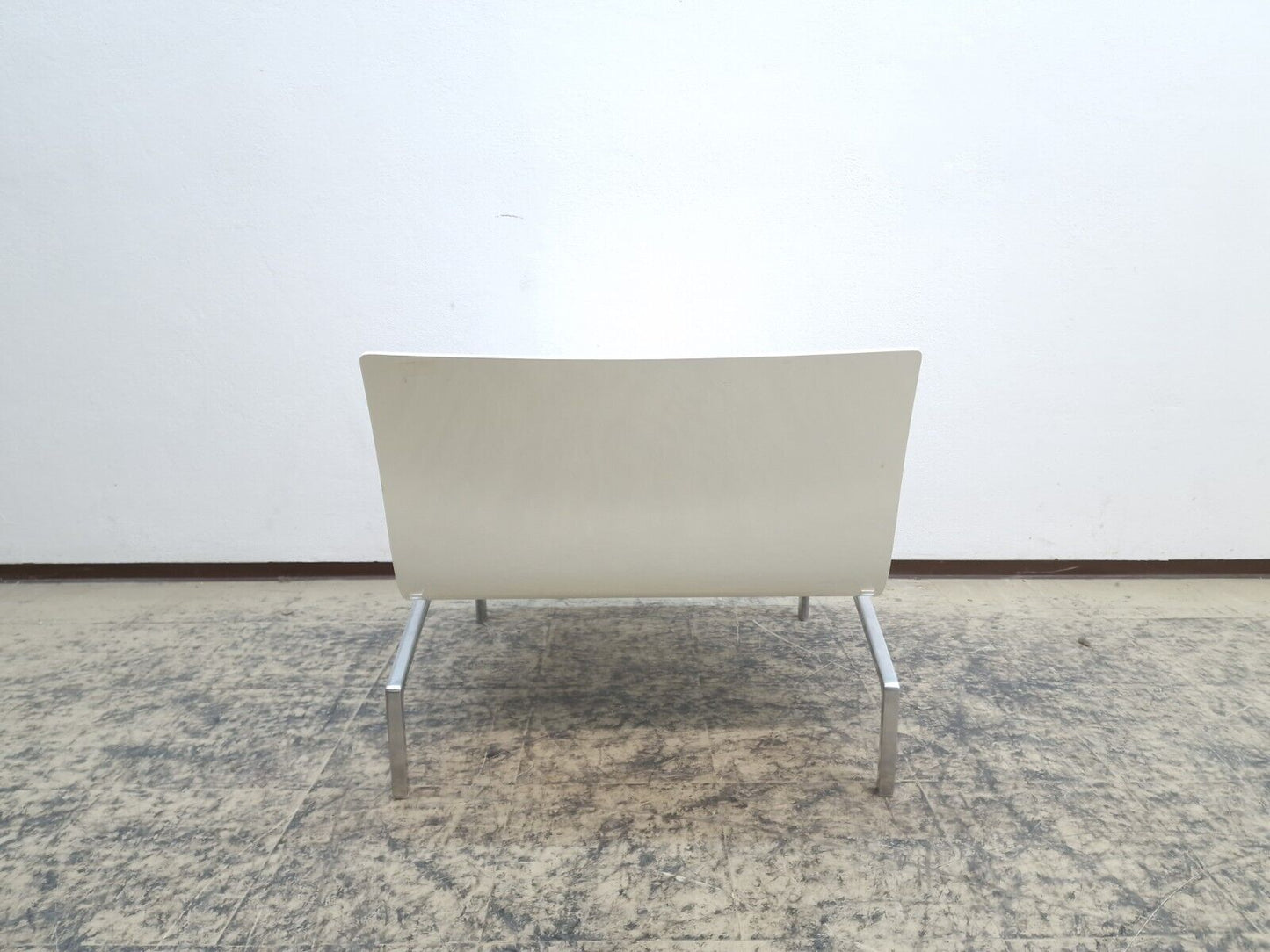 {{ product_title }} – {{ product_type }} von JS Furniture, Designer-Möbel gebraucht.