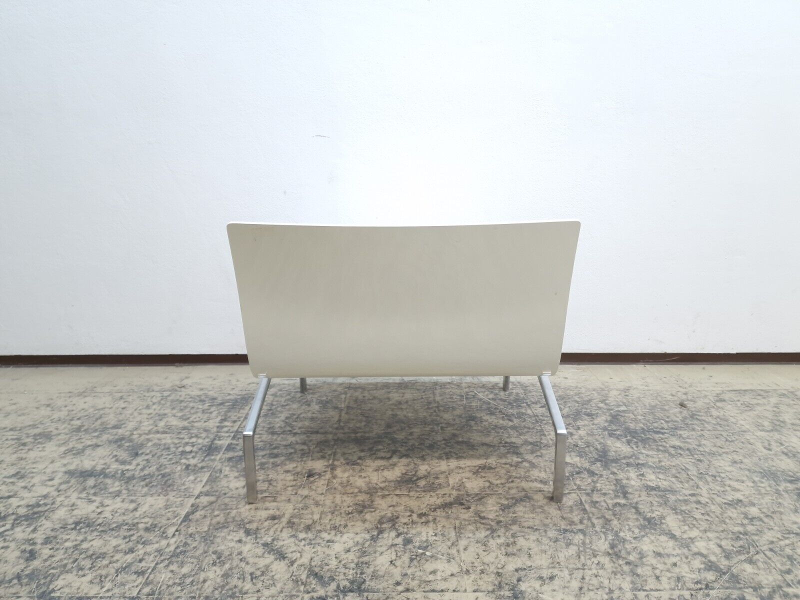 {{ product_title }} – {{ product_type }} von JS Furniture, Designer-Möbel gebraucht.