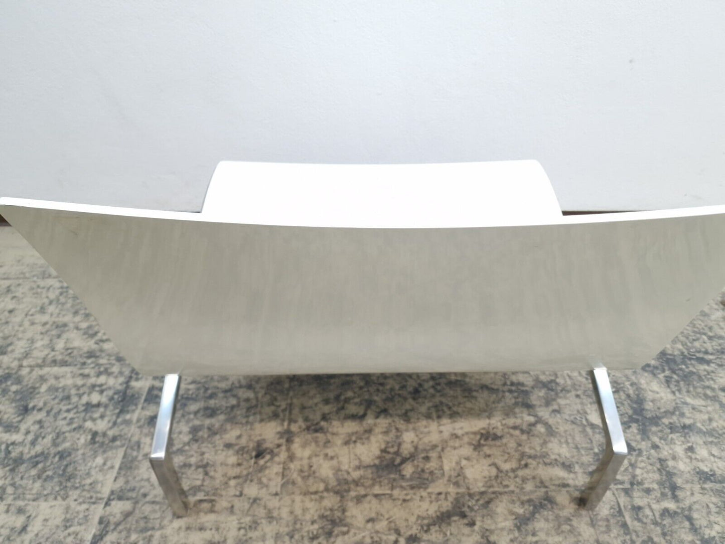 {{ product_title }} – {{ product_type }} von JS Furniture, Designer-Möbel gebraucht.