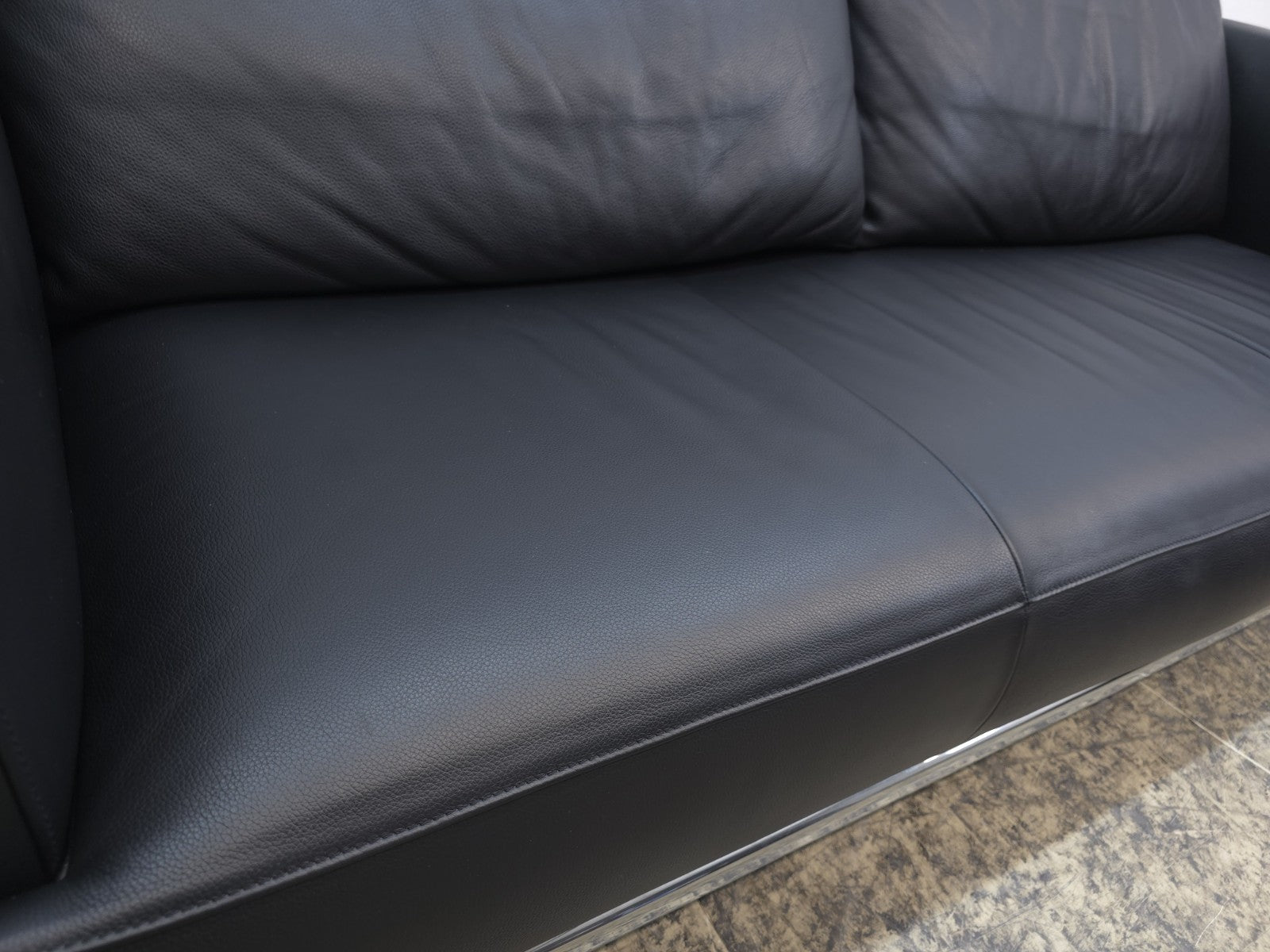 {{ product_title }} – {{ product_type }} von JS Furniture, Designer-Möbel gebraucht.